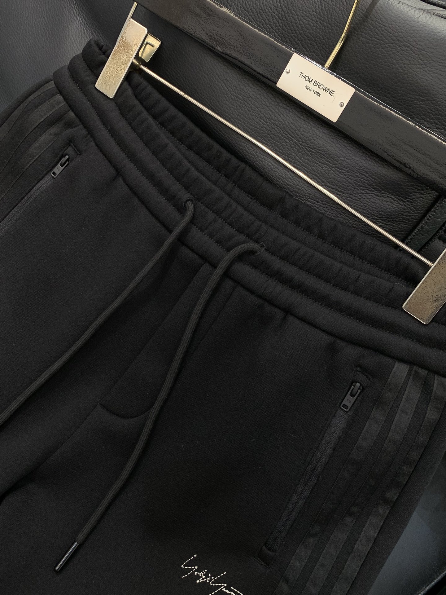 ，Y3 抽绳休闲裤时尚系列，独特设计，抽绳休闲长裤 订纱开始订染和订纺。国内某大厂出口日本 和供应几大顶