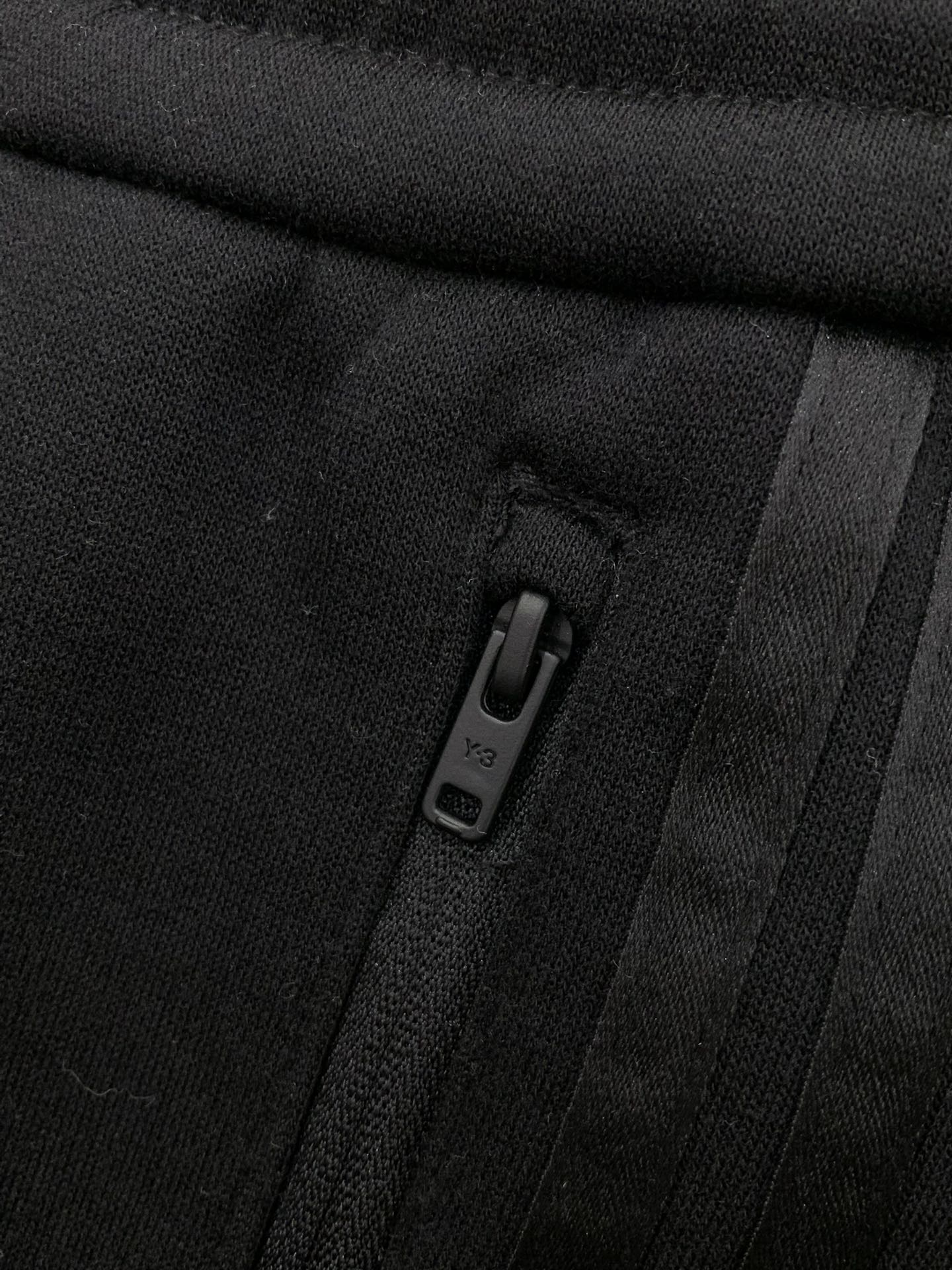 ，Y3 抽绳休闲裤时尚系列，独特设计，抽绳休闲长裤 订纱开始订染和订纺。国内某大厂出口日本 和供应几大顶