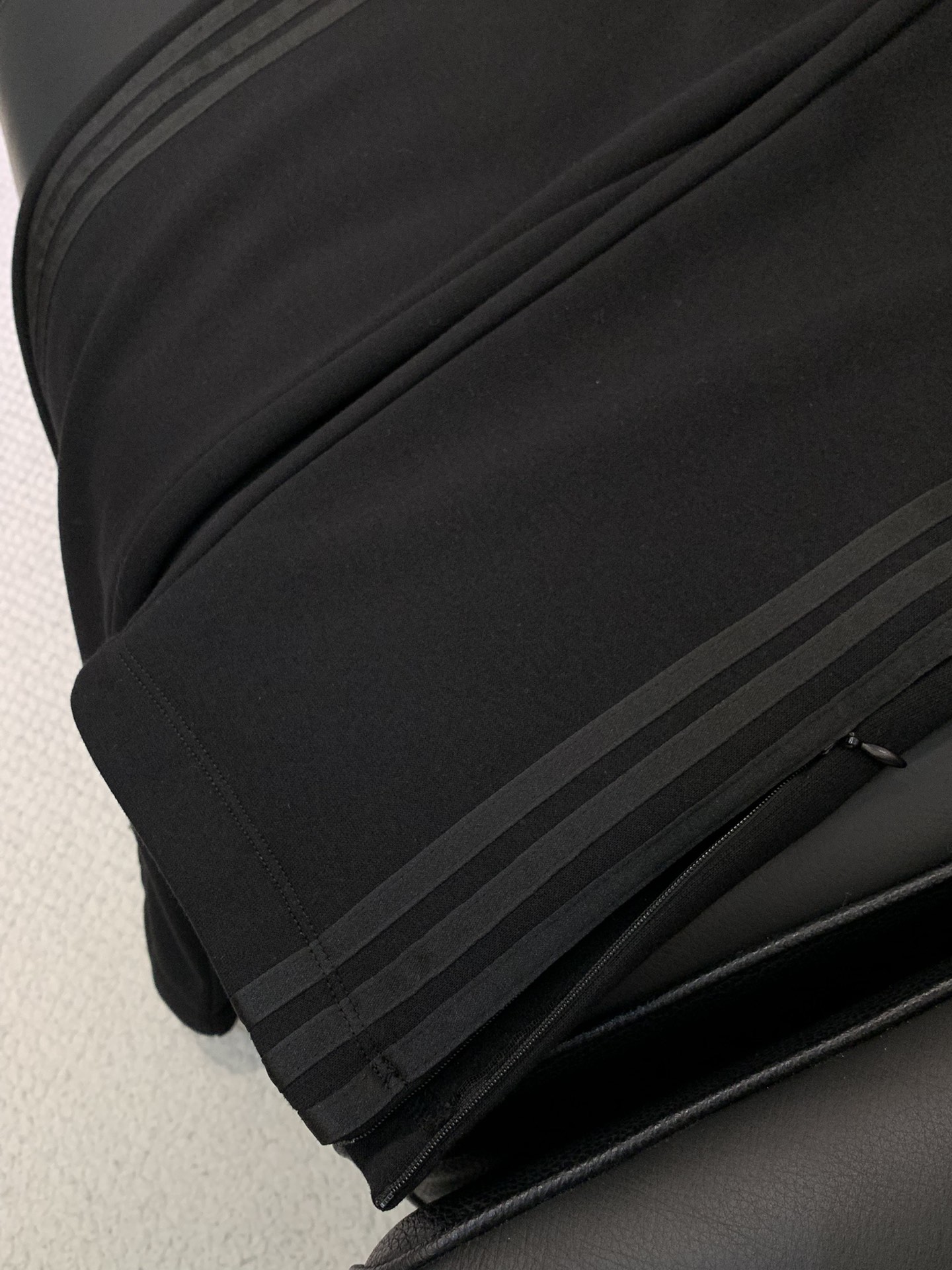 ，Y3 抽绳休闲裤时尚系列，独特设计，抽绳休闲长裤 订纱开始订染和订纺。国内某大厂出口日本 和供应几大顶