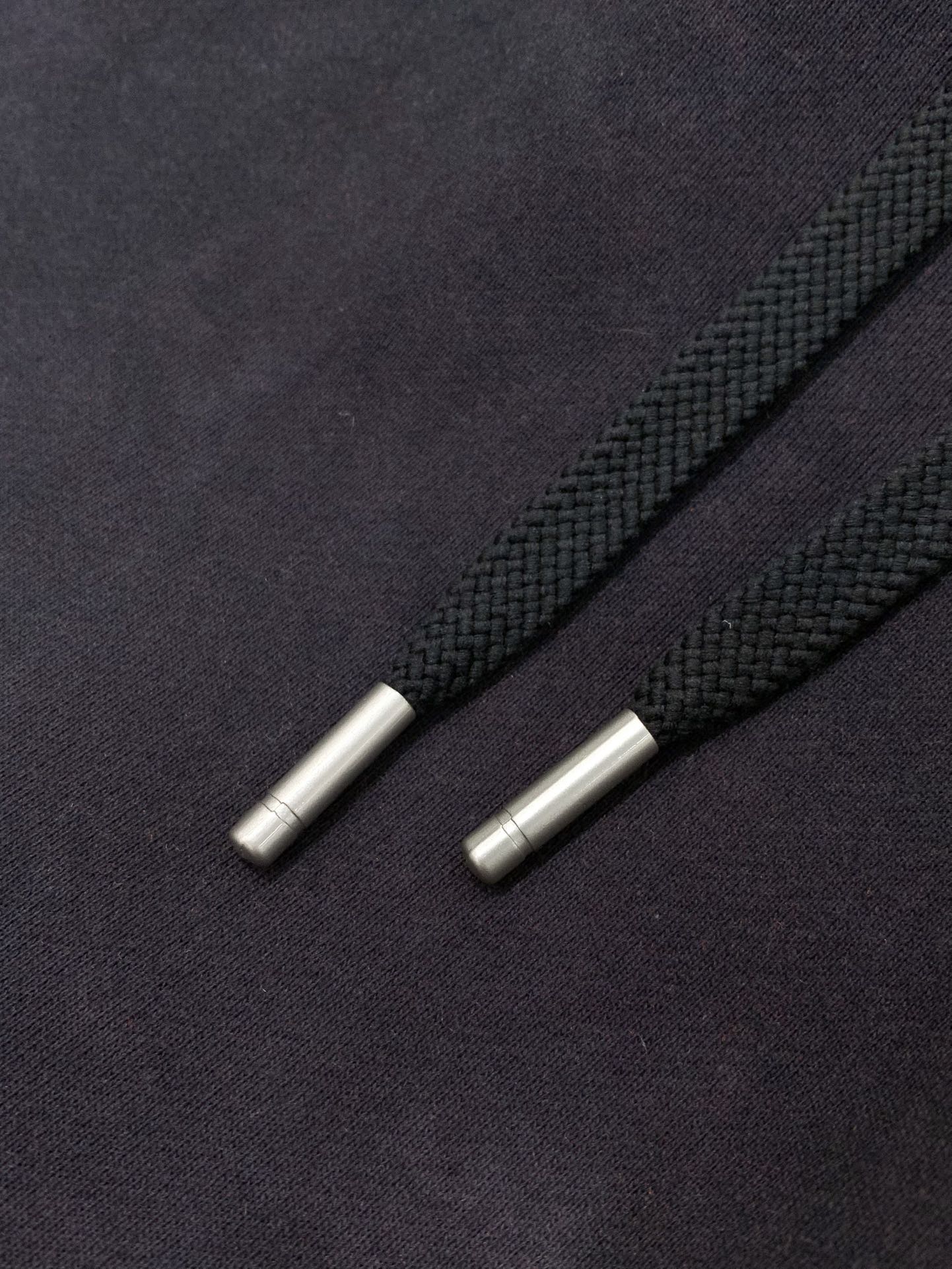 ，巴黎世家染色抽绳直商量筒休闲裤时尚系列，独特设计，抽绳休闲长裤 订纱开始订染和订纺。国内某大厂出口日本