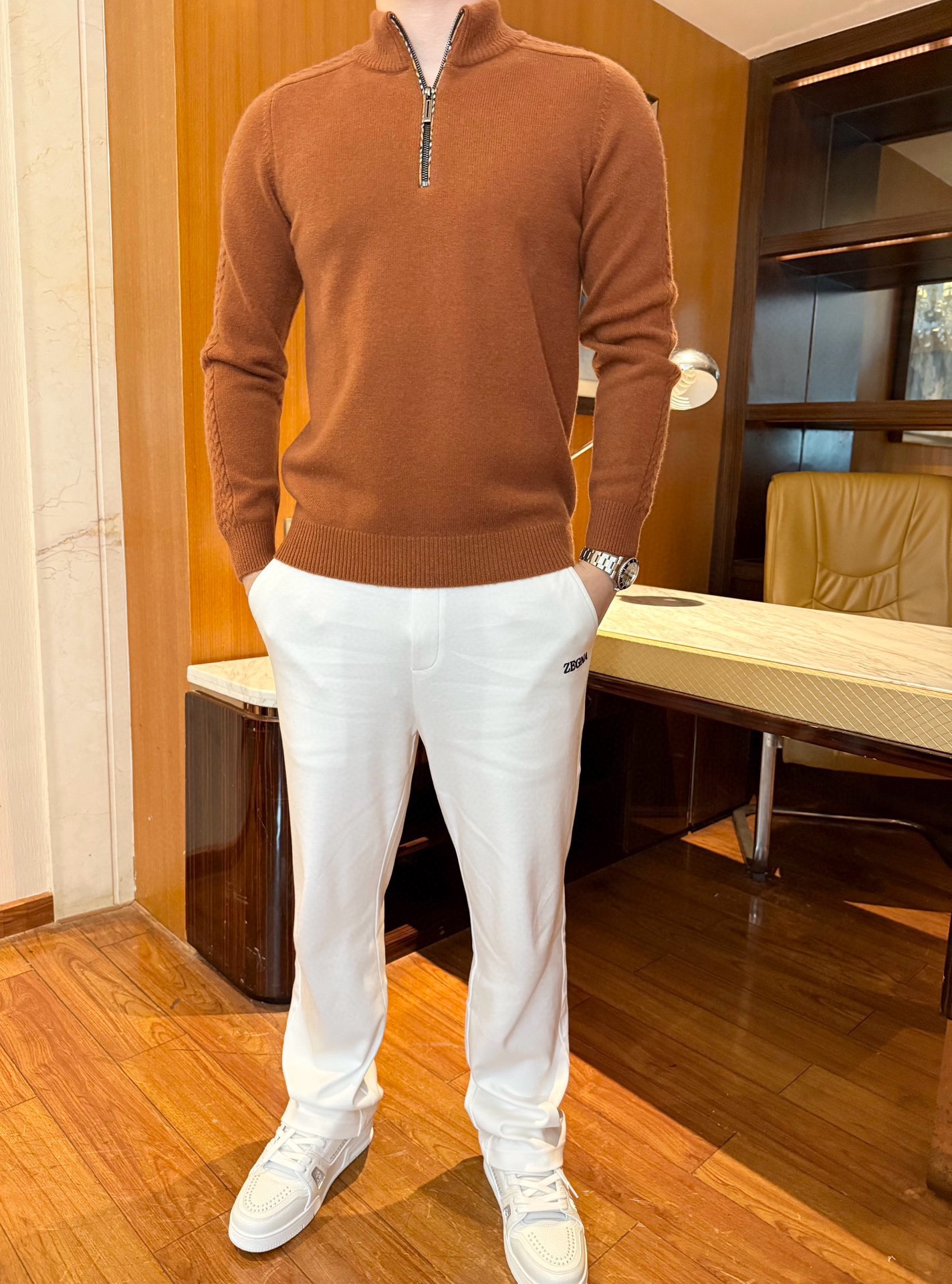 NO:656054,Burberry-2025 latest popular sweaters are shipped from the counters, hot-selling items in European and American counters!  Selected 100% cotton and wool imported from Italy with the latest design, unique hardware, stylish and well-made, simple and elegant, great upper body effect. Sizes 48-56 (model 180/140 wears 50, with Hong Kong Lane Crawford gift box packaging), burberry, sweaters, alexander wang19860909巴宝莉-2025专柜最新爆款毛衣出货 欧美专柜热销单品！精选意大利进口百分百棉羊毛搭配最新的设计,独特的五金个性时尚 做工精良 简单大方 上身效果超赞.尺码48-56（模特180/140穿50,配香港连卡佛礼盒包装）,,burberry,sweaters,alexander wang,Men's clothing