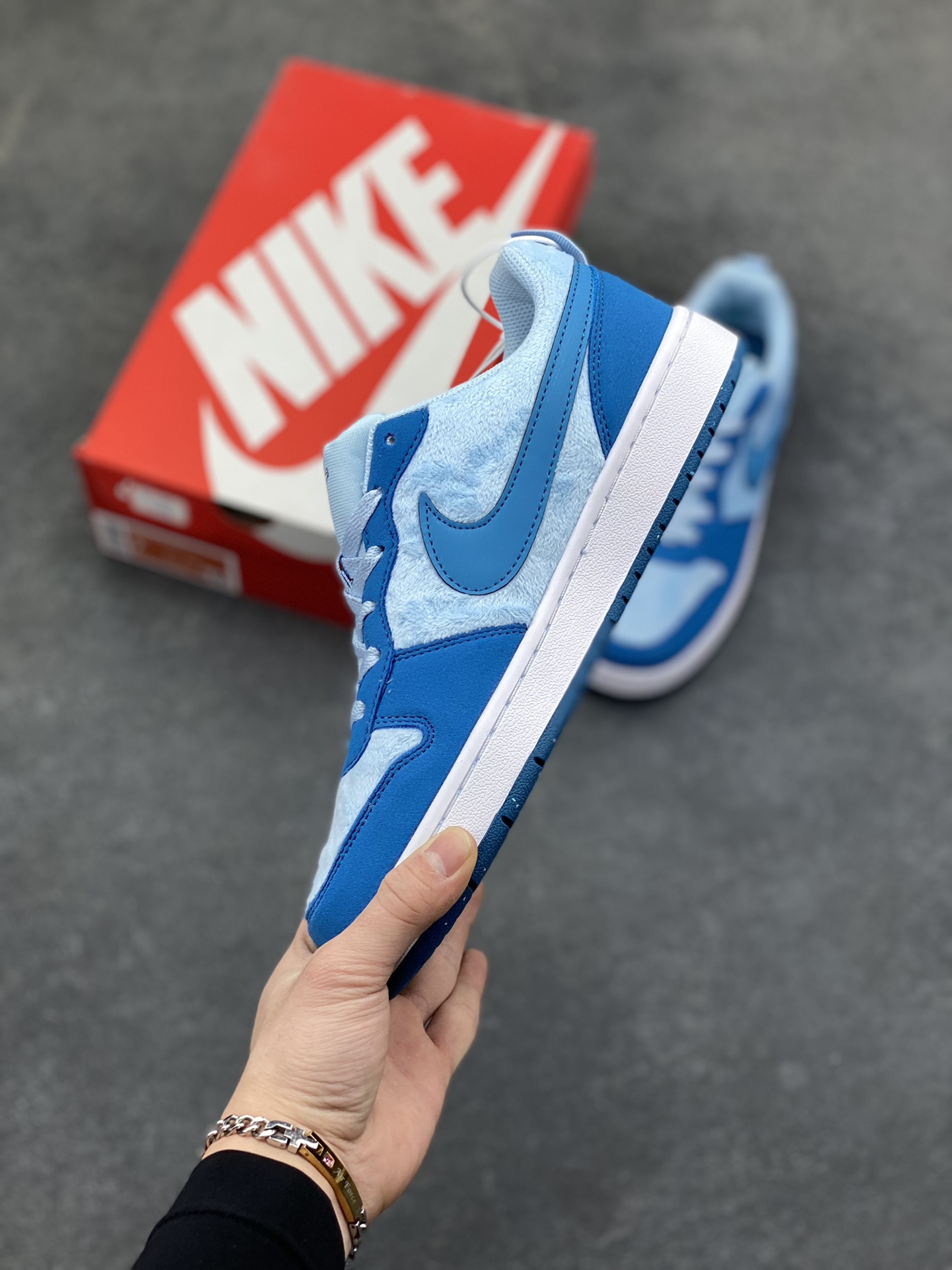图片[3]-NIke Air Force 1 ‘07 Low 空军一号低帮 运动鞋 休闲鞋 折边针车 工艺难度大 原楦头原纸板 原装鞋盒 定制五金配件 内置全掌气垫 原厂鞋底 货号：IM7167-441 尺码：36 36.5 37.5 38 38.5 39 40 40.5 41 42 42.5 43 44 44.5 45-选品中心