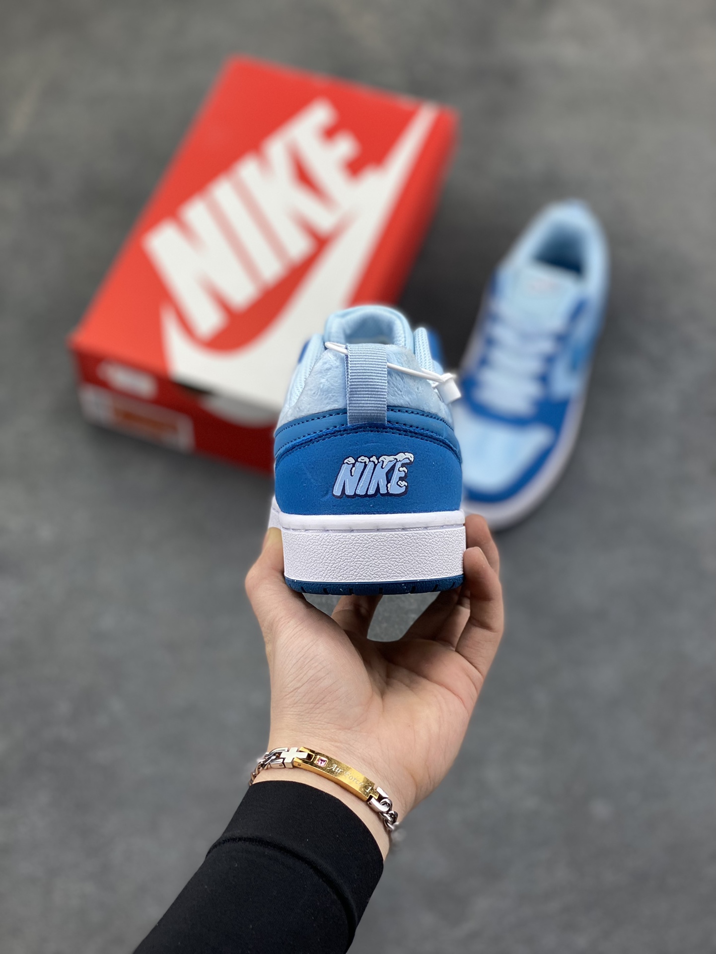 图片[4]-NIke Air Force 1 ‘07 Low 空军一号低帮 运动鞋 休闲鞋 折边针车 工艺难度大 原楦头原纸板 原装鞋盒 定制五金配件 内置全掌气垫 原厂鞋底 货号：IM7167-441 尺码：36 36.5 37.5 38 38.5 39 40 40.5 41 42 42.5 43 44 44.5 45-选品中心