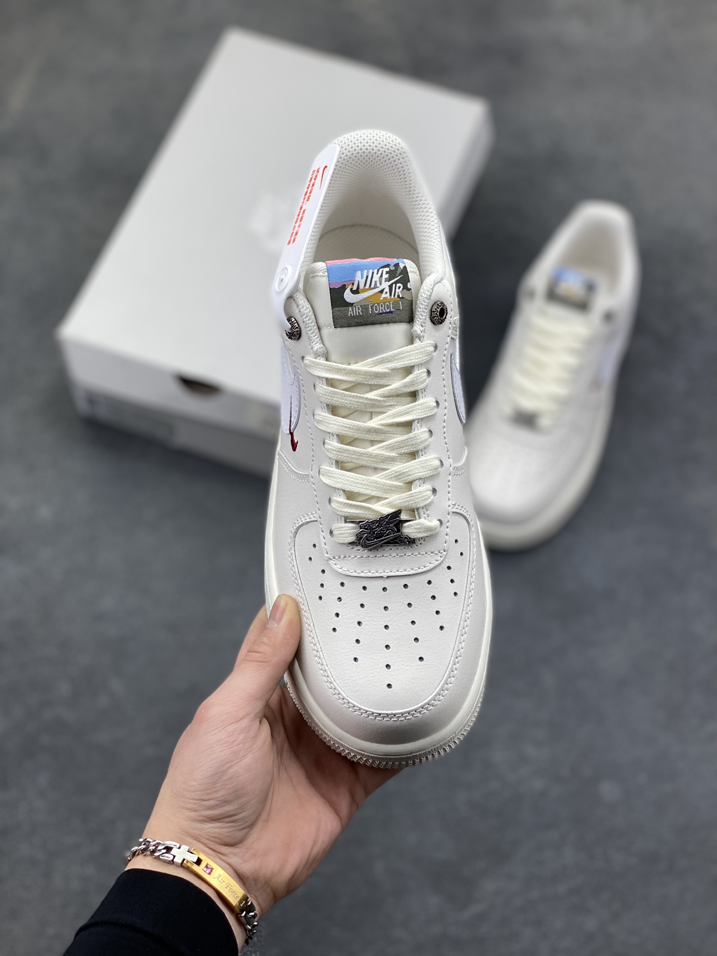 图片[2]-NIke Air Force 1 ‘07 Low 空军一号低帮 运动鞋 休闲鞋 折边针车 工艺难度大 原楦头原纸板 原装鞋盒 定制五金配件 内置全掌气垫 原厂鞋底 货号：IQ1119-011 尺码：36 36.5 37.5 38 38.5 39 40 40.5 41 42 42.5 43 44 44.5 45-选品中心