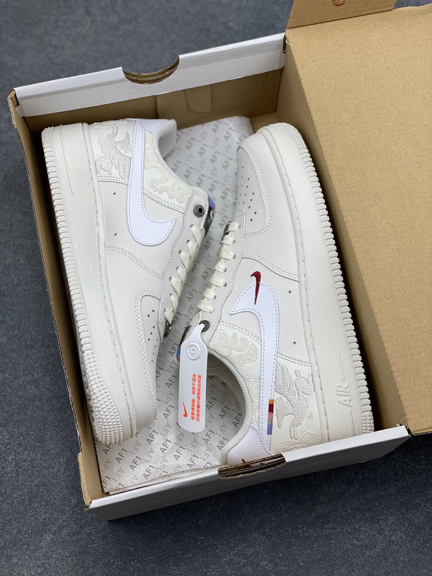 图片[9]-NIke Air Force 1 ‘07 Low 空军一号低帮 运动鞋 休闲鞋 折边针车 工艺难度大 原楦头原纸板 原装鞋盒 定制五金配件 内置全掌气垫 原厂鞋底 货号：IQ1119-011 尺码：36 36.5 37.5 38 38.5 39 40 40.5 41 42 42.5 43 44 44.5 45-选品中心