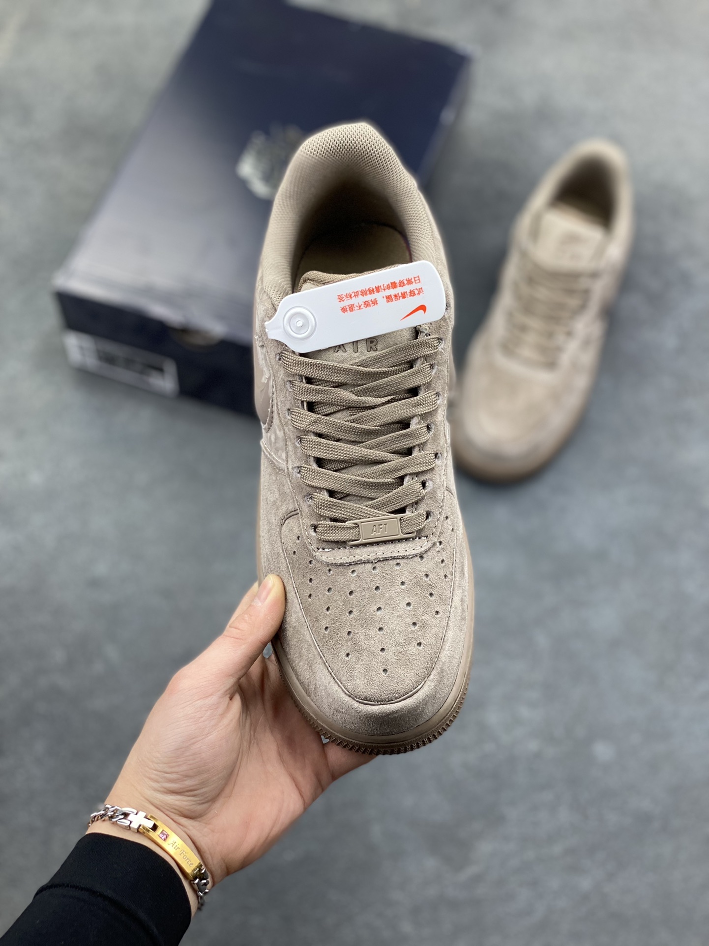 图片[2]-NIke Air Force 1 ‘07 Low 空军一号低帮 运动鞋 休闲鞋 折边针车 工艺难度大 原楦头原纸板 原装鞋盒 定制五金配件 内置全掌气垫 原厂鞋底 货号：HV4406-200 尺码：36 36.5 37.5 38 38.5 39 40 40.5 41 42 42.5 43 44 44.5 45-选品中心