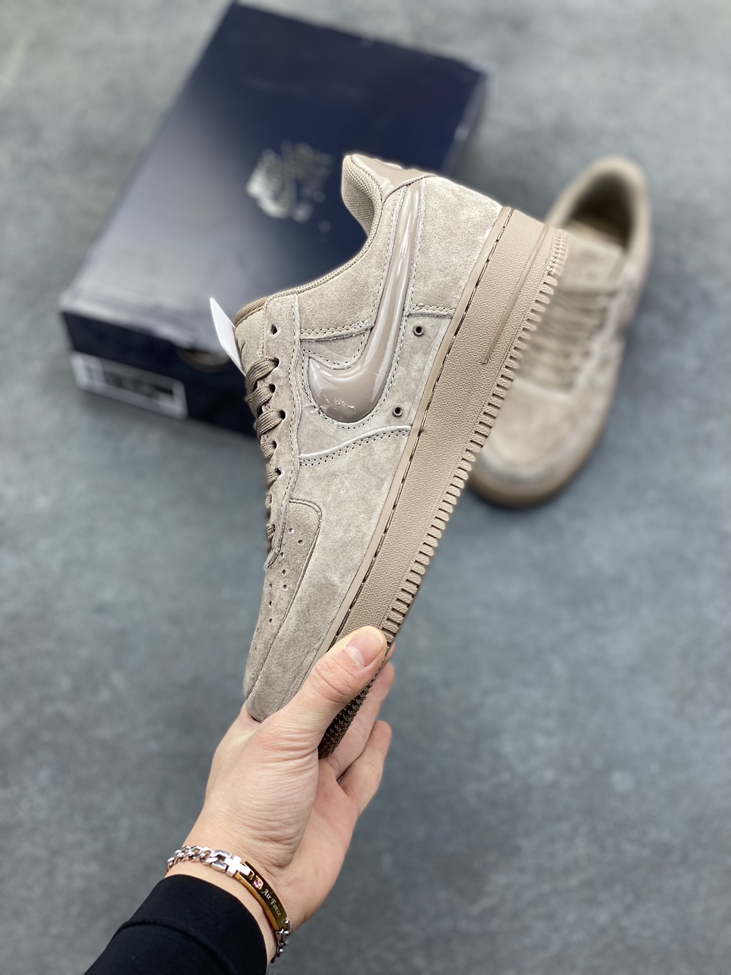 图片[3]-NIke Air Force 1 ‘07 Low 空军一号低帮 运动鞋 休闲鞋 折边针车 工艺难度大 原楦头原纸板 原装鞋盒 定制五金配件 内置全掌气垫 原厂鞋底 货号：HV4406-200 尺码：36 36.5 37.5 38 38.5 39 40 40.5 41 42 42.5 43 44 44.5 45-选品中心