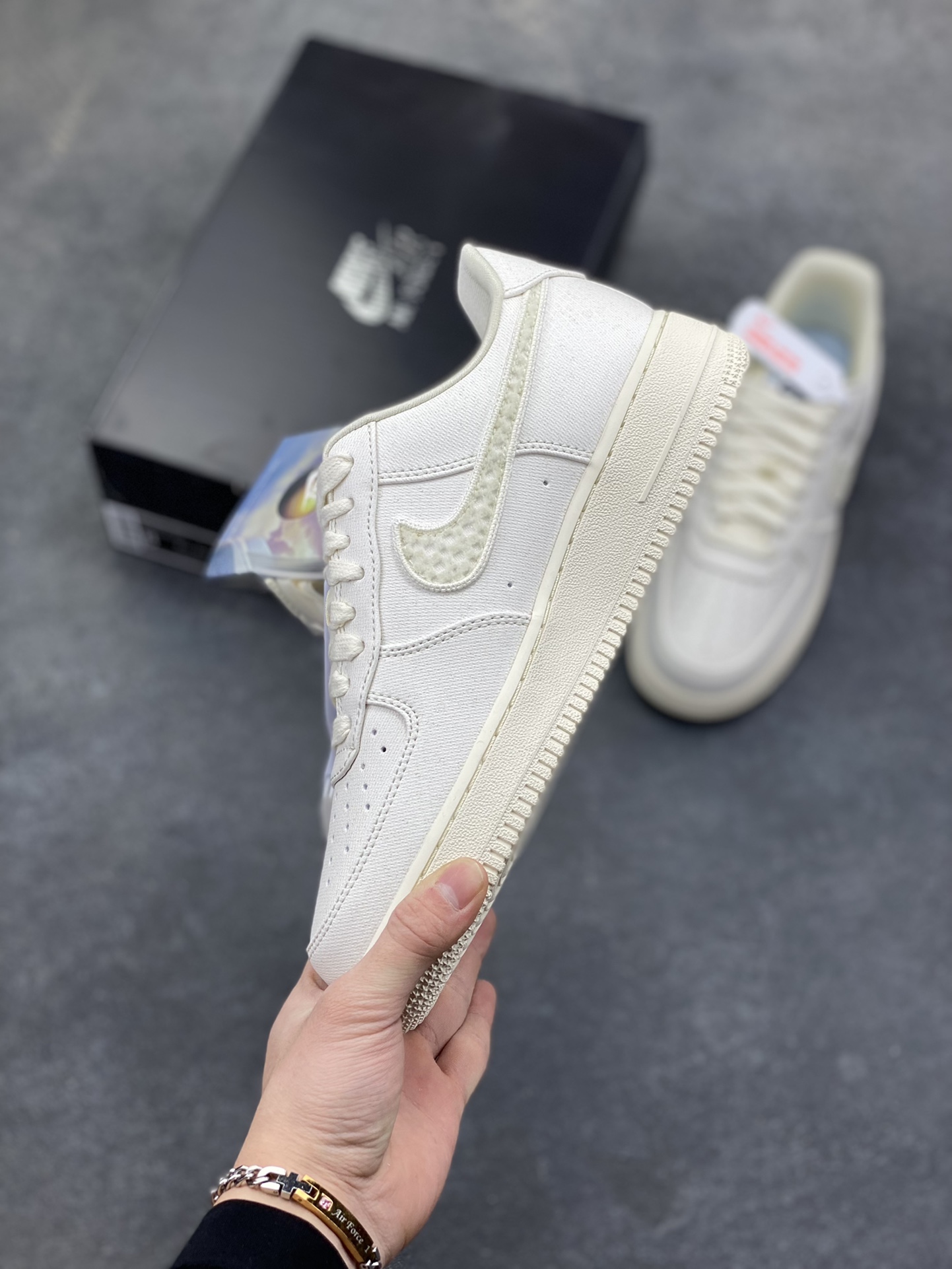 图片[3]-NIke Air Force 1 ‘07 Low 空军一号低帮 运动鞋 休闲鞋 折边针车 工艺难度大 原楦头原纸板 原装鞋盒 定制五金配件 内置全掌气垫 原厂鞋底 货号：IH7351-010 尺码：36 36.5 37.5 38 38.5 39 40 40.5 41 42 42.5 43 44 44.5 45-选品中心