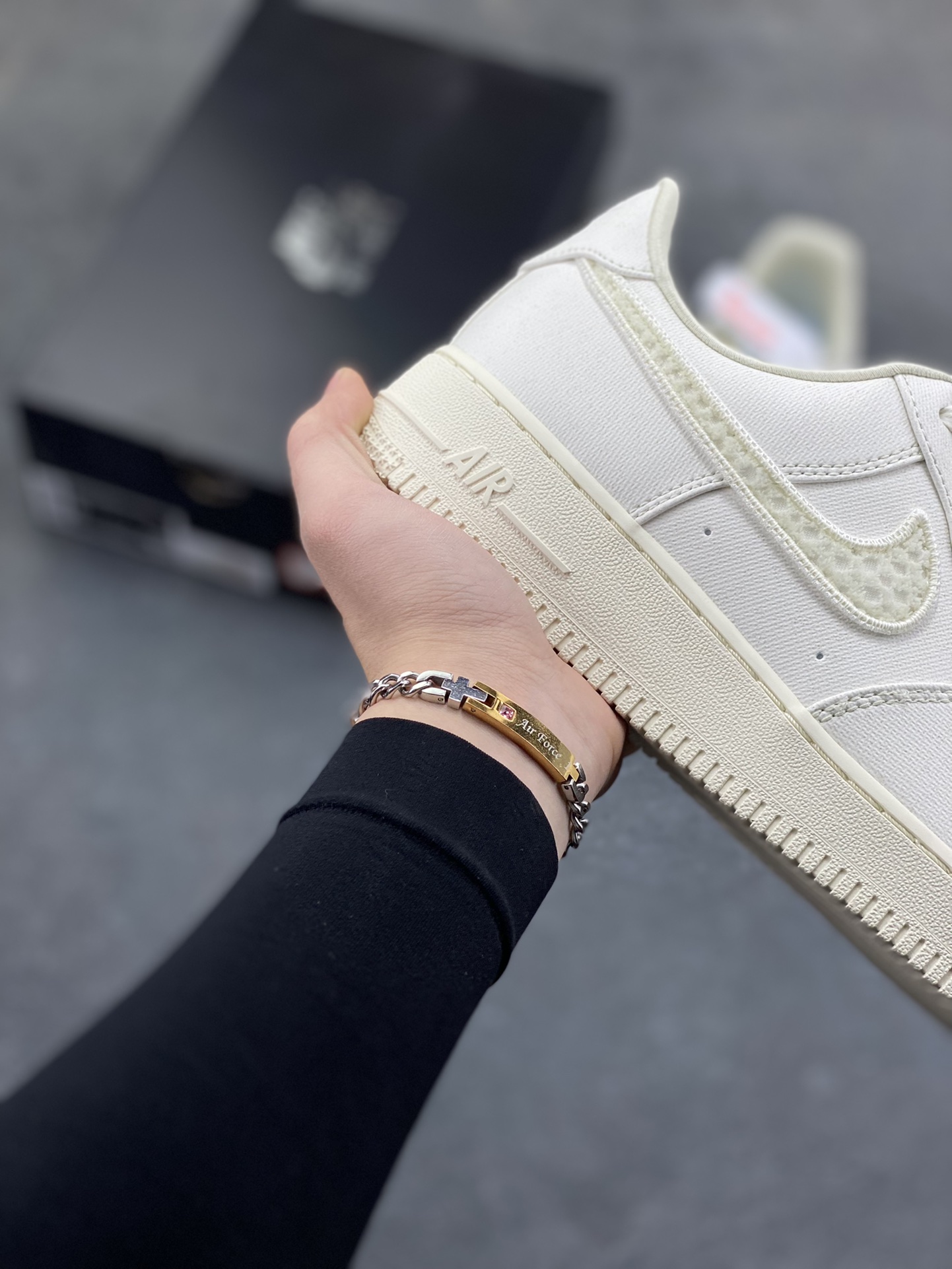 图片[6]-NIke Air Force 1 ‘07 Low 空军一号低帮 运动鞋 休闲鞋 折边针车 工艺难度大 原楦头原纸板 原装鞋盒 定制五金配件 内置全掌气垫 原厂鞋底 货号：IH7351-010 尺码：36 36.5 37.5 38 38.5 39 40 40.5 41 42 42.5 43 44 44.5 45-选品中心