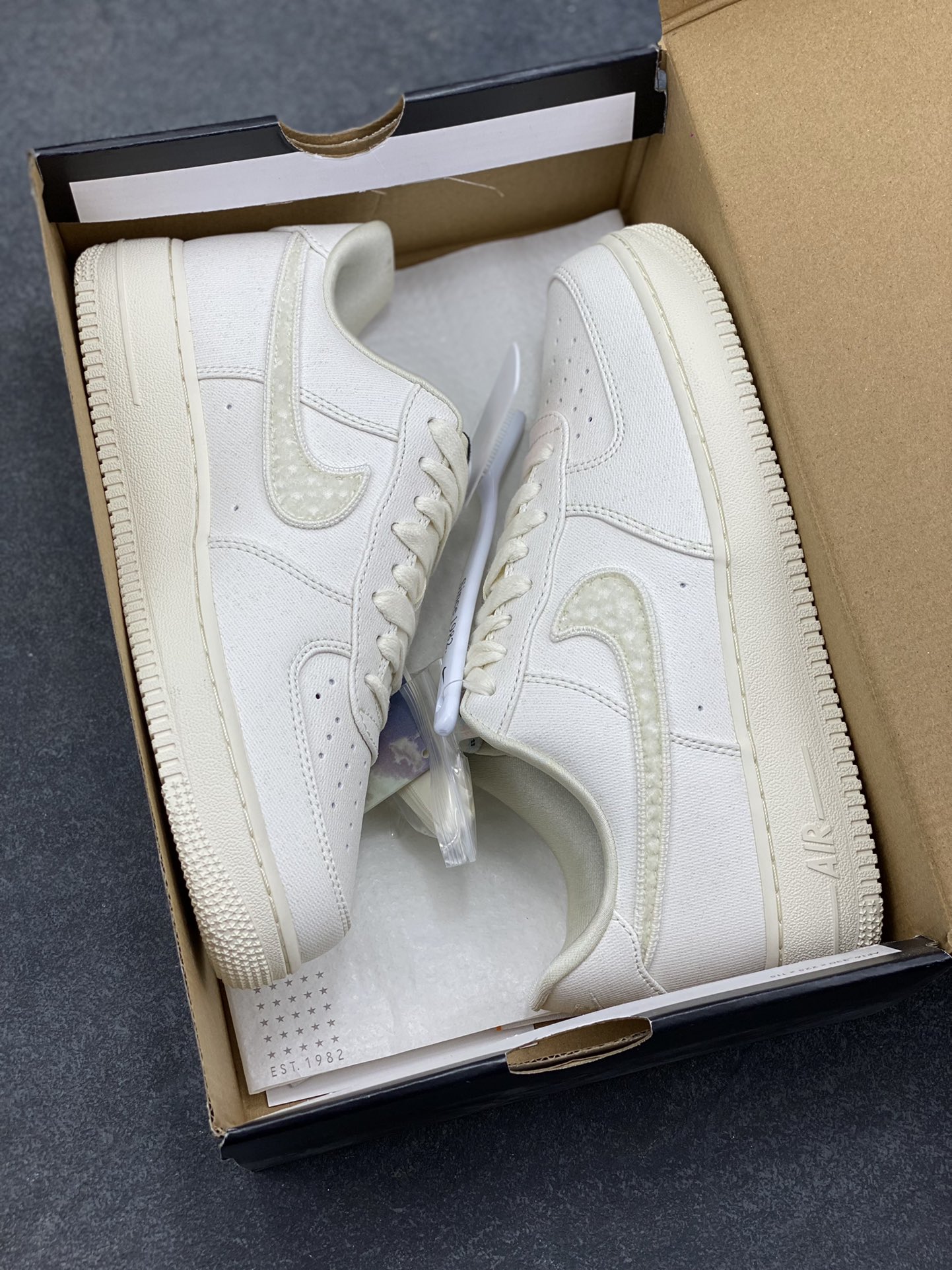 图片[9]-NIke Air Force 1 ‘07 Low 空军一号低帮 运动鞋 休闲鞋 折边针车 工艺难度大 原楦头原纸板 原装鞋盒 定制五金配件 内置全掌气垫 原厂鞋底 货号：IH7351-010 尺码：36 36.5 37.5 38 38.5 39 40 40.5 41 42 42.5 43 44 44.5 45-选品中心
