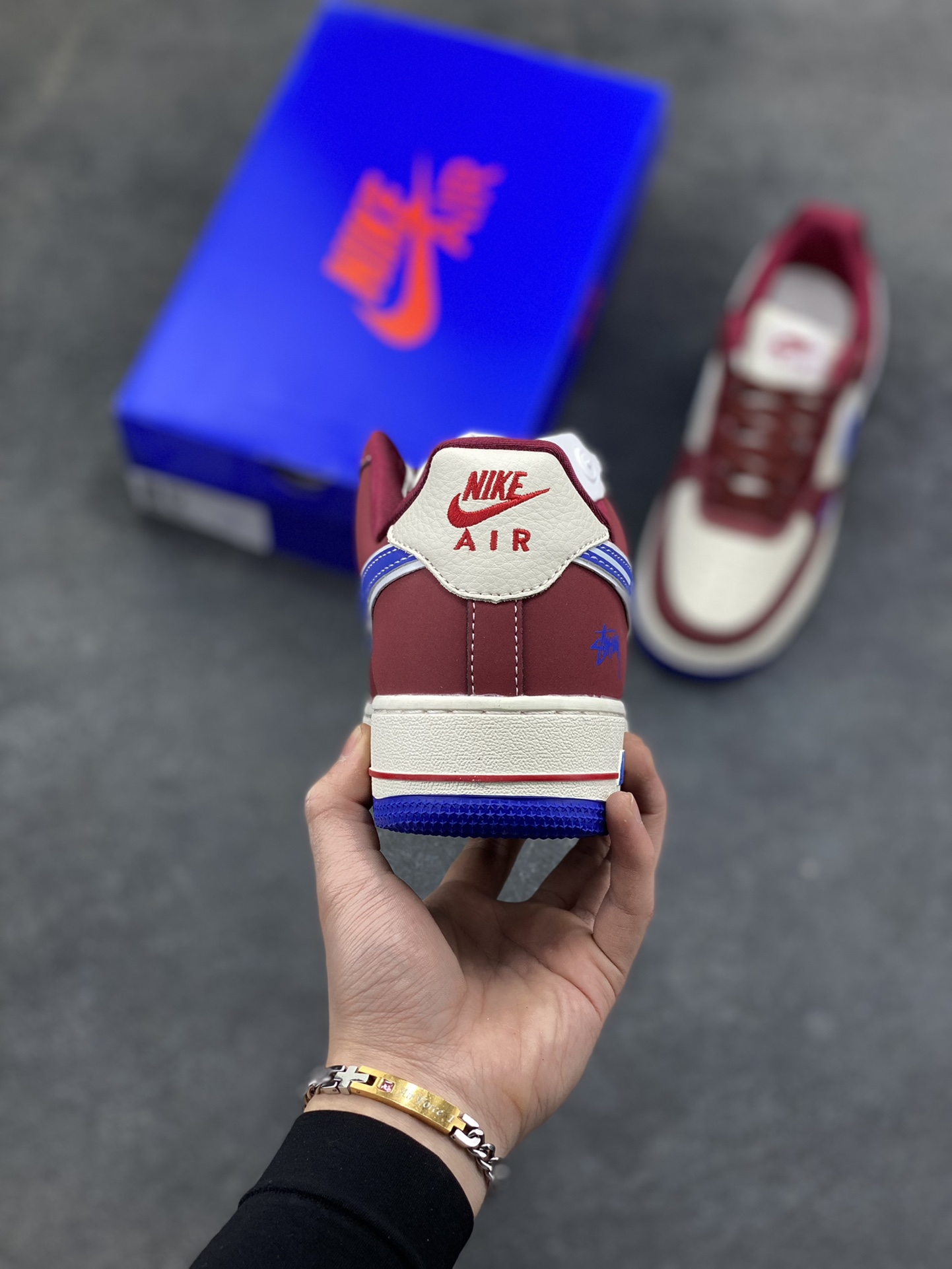 图片[4]-NIke Air Force 1 ‘07 Low “斯图西联名——焦糖蓝勾”空军一号 低帮 运动鞋 休闲鞋 折边针车 工艺难度大 原楦头原纸板 原装鞋盒 定制五金配件 内置全掌气垫 原厂鞋底 货号：SY1388-005 尺码：36 36.5 37.5 38 38.5 39 40 40.5 41 42 42.5 43 44 44.5 45-选品中心