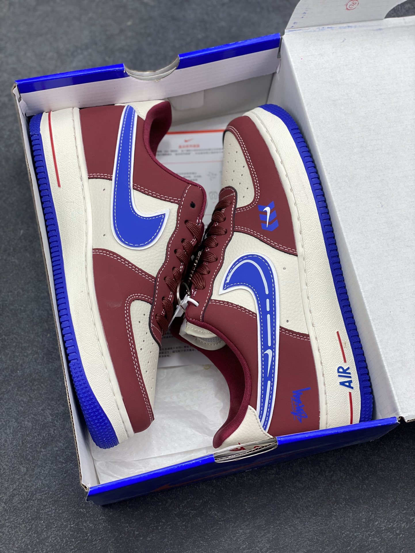 图片[9]-NIke Air Force 1 ‘07 Low “斯图西联名——焦糖蓝勾”空军一号 低帮 运动鞋 休闲鞋 折边针车 工艺难度大 原楦头原纸板 原装鞋盒 定制五金配件 内置全掌气垫 原厂鞋底 货号：SY1388-005 尺码：36 36.5 37.5 38 38.5 39 40 40.5 41 42 42.5 43 44 44.5 45-选品中心