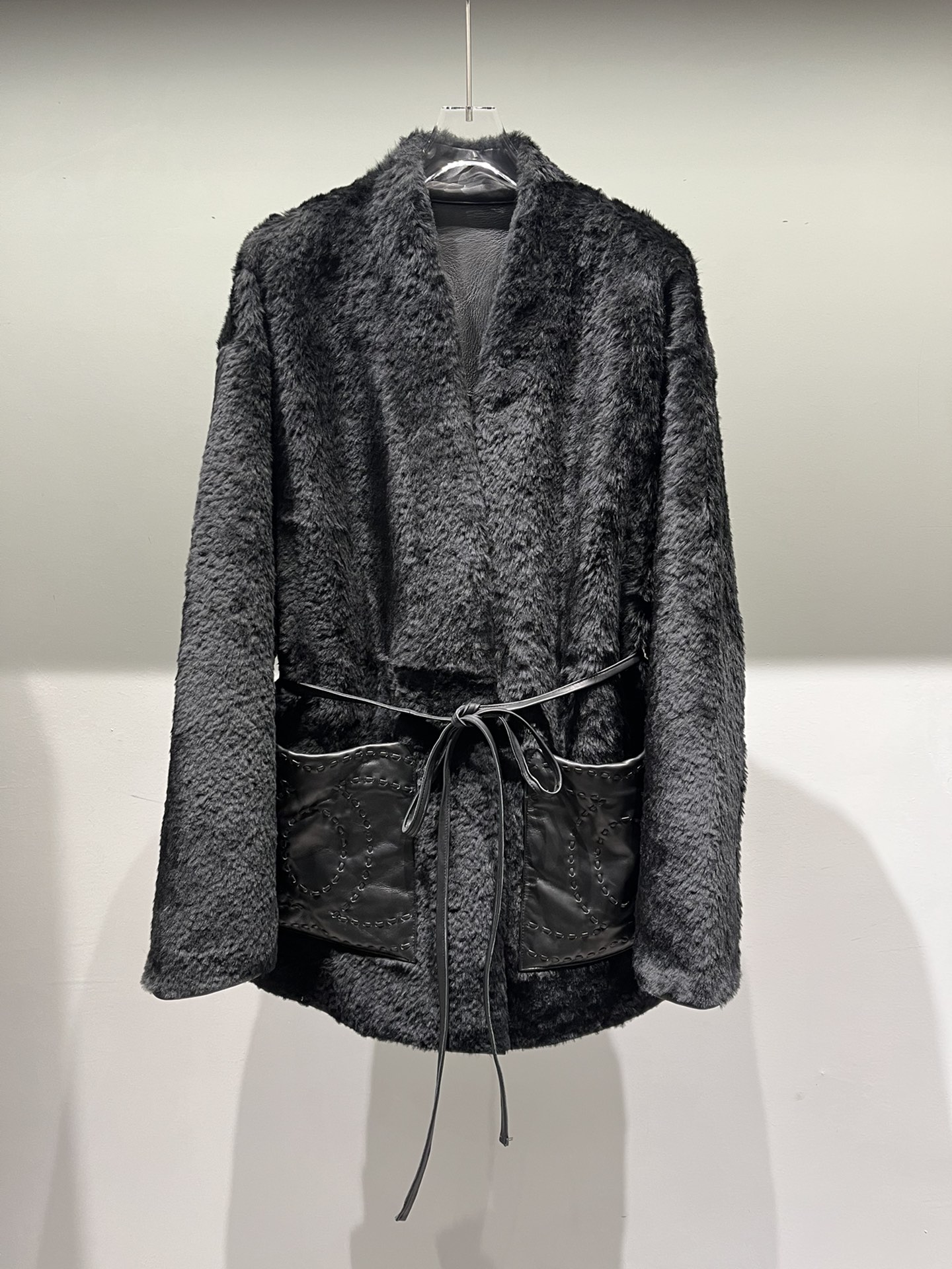 NO:677621,Xiaoxiang antique style sheepskin all-in-one jacket, loose fit, women's clothing, jackets & coats, sheepskin,19860909小香中古风羊皮毛一体外套,宽松版型,女装,jackets & coats,sheepskin,,Women's clothing