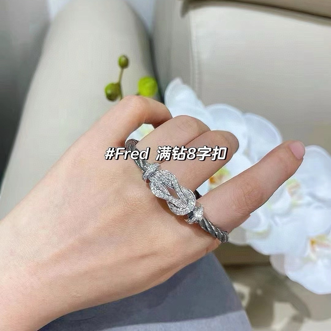 Fred 新品发布 火爆 Fred斐登满钻、半钻、无钻8字扣中性款高品质软银丝绳手链手镯