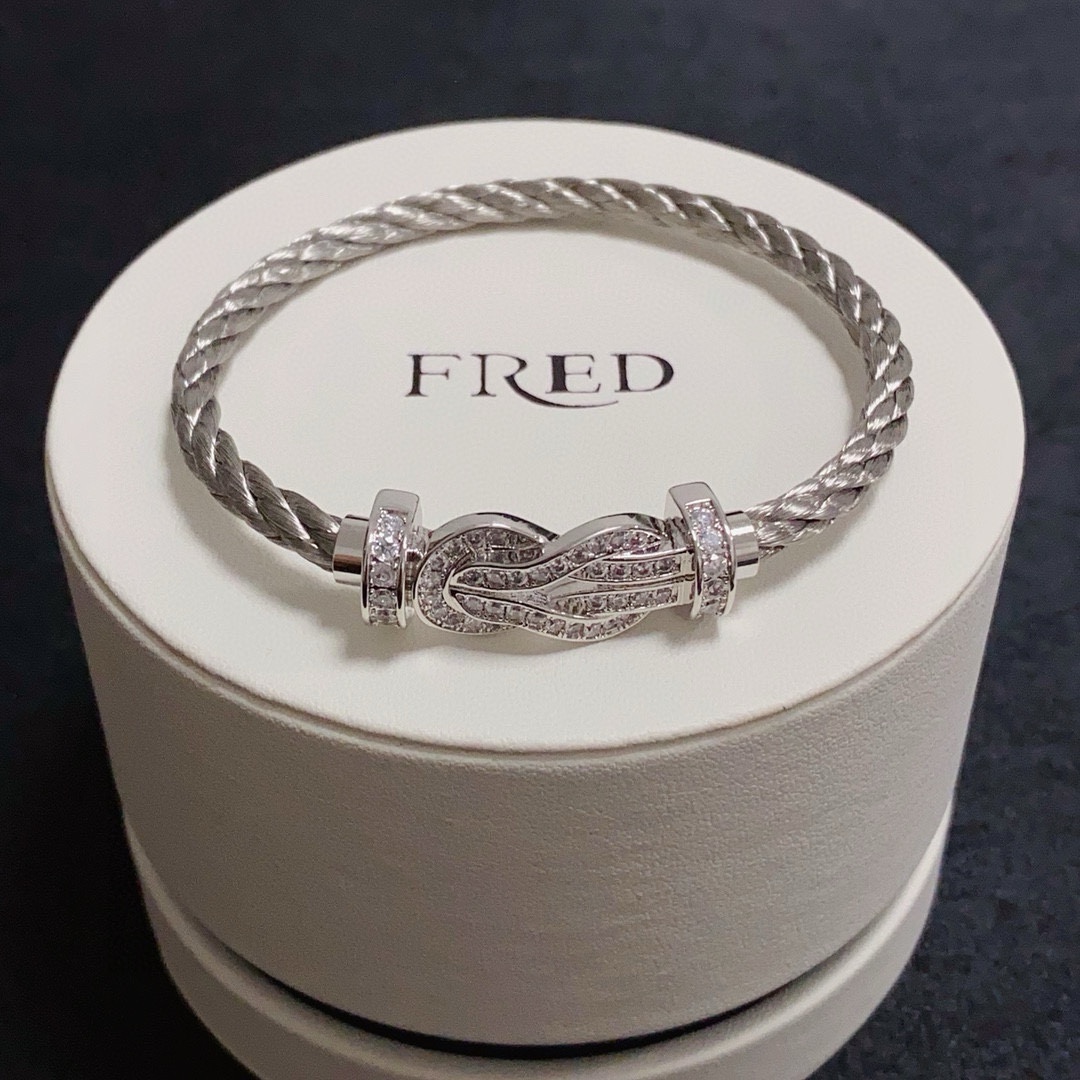 Fred 新品发布 火爆 Fred斐登满钻、半钻、无钻8字扣中性款高品质软银丝绳手链手镯