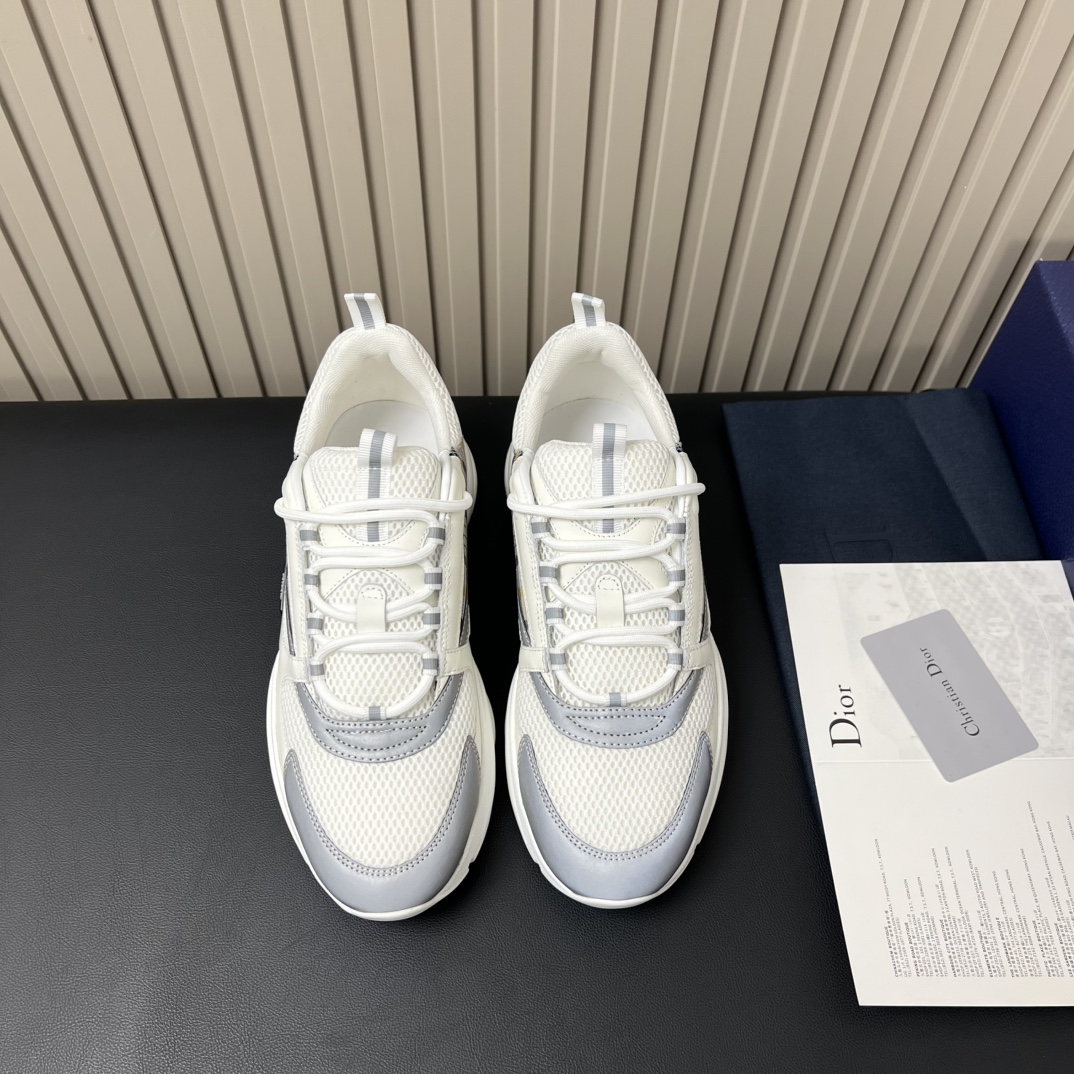 NO:664997,Size: 39-44 (38.45 46.47 customized) New top version of DiorB22 sneakers draw inspiration from retro jogging shoes. AND HYLTON NEL limited series, showing Dior For My Real Friends logo embroidery, highlighting the classic theme of the series. Carefully crafted with materials such as suede and sheep wool, this sneaker can be mixed with classic suits to add a sporty and fashionable atmosphere,,, dior, sneakers, business suit19860909Size: 39-44（38.45 46.47定做） 上新 顶级版本DiorB22 运动鞋从复古慢跑鞋汲取灵感.AND HYLTON NEL 限定系列,展示 Dior For My Real Friends 标志刺绣,凸显该系列的经典主题.采用绒面革和绵羊毛等材质精心制作,这款运动鞋可与经典西装混搭造型,增添运动时尚气息,,,dior,sneakers,business suit,Men's shoes