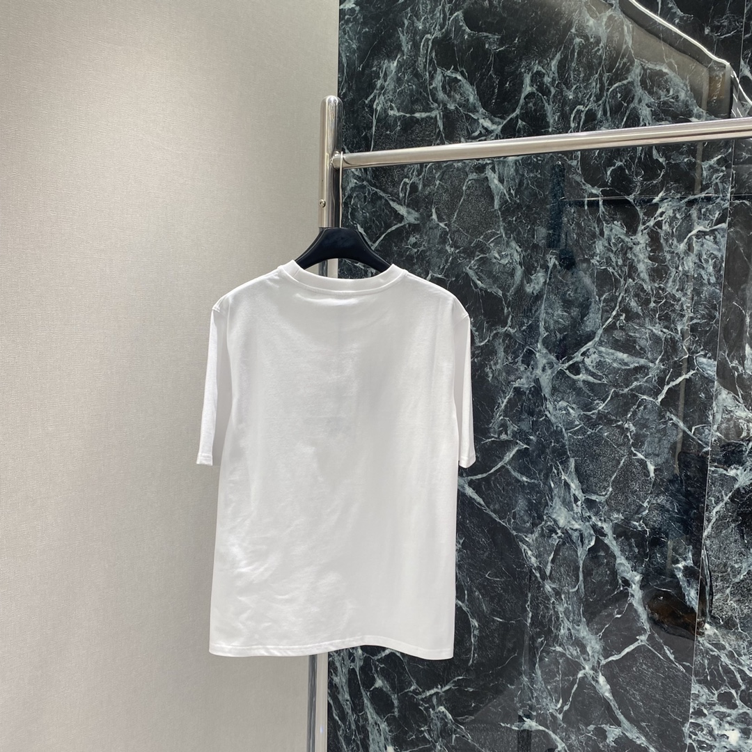 BBR 25秋冬新款 马年限定T恤 正面手绘骑士徽标+红色战马 节日氛围感满满 春夏单穿或叠搭都很OK 