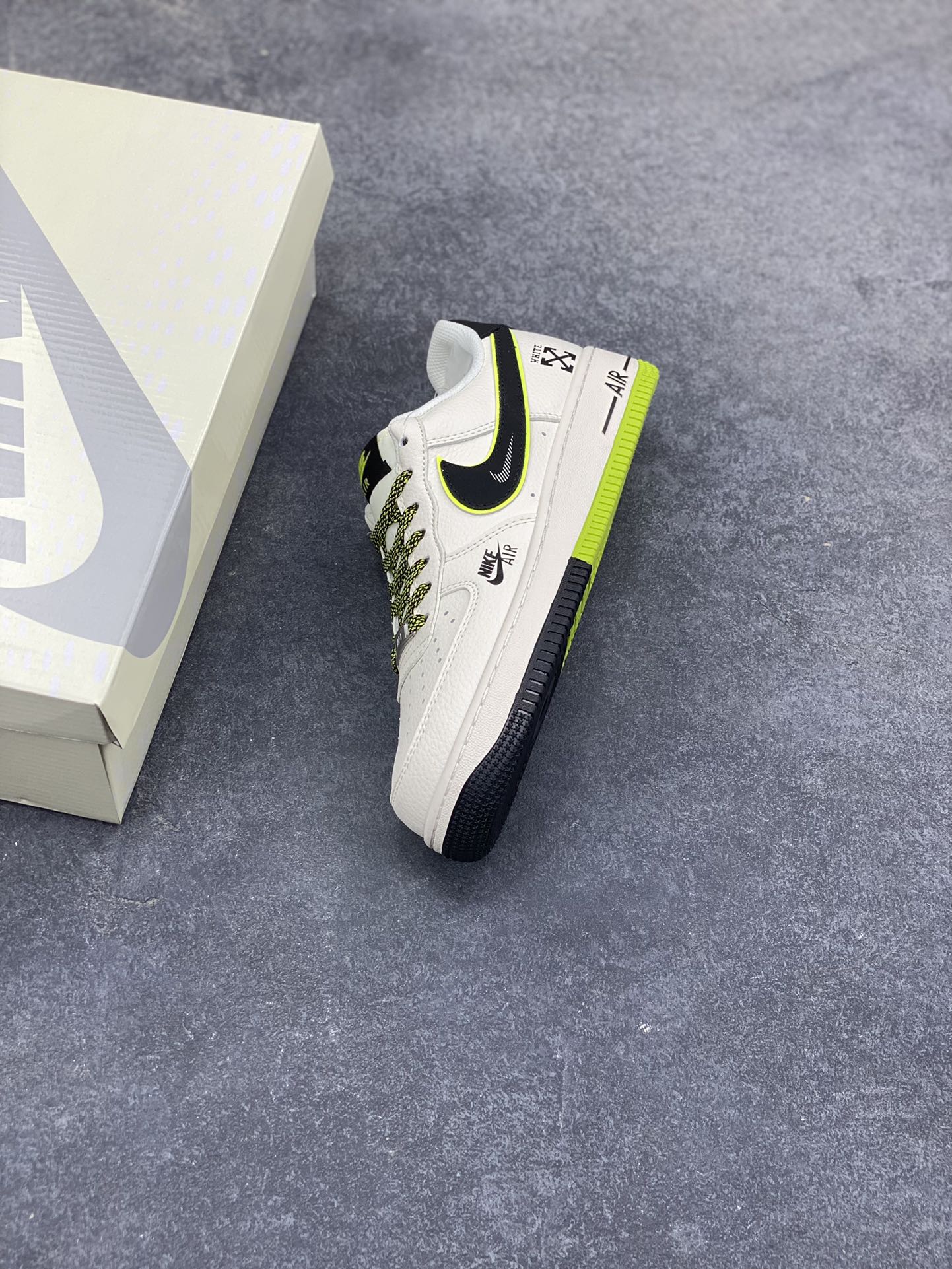 图片[7]-Nike Air Force 1 ‘07 Low “OFF-WHITE联名——双拼米黑绿”空军一号 低帮 运动鞋 休闲鞋 折边针车 工艺难度大 原楦头原纸板 原装鞋盒 定制五金配件 内置全掌气垫 原厂鞋底 货号：QW5836-023 尺码：36 36.5 37.5 38 38.5 39 40 40.5 41 42 42.5 43 44 44.5 45-选品中心