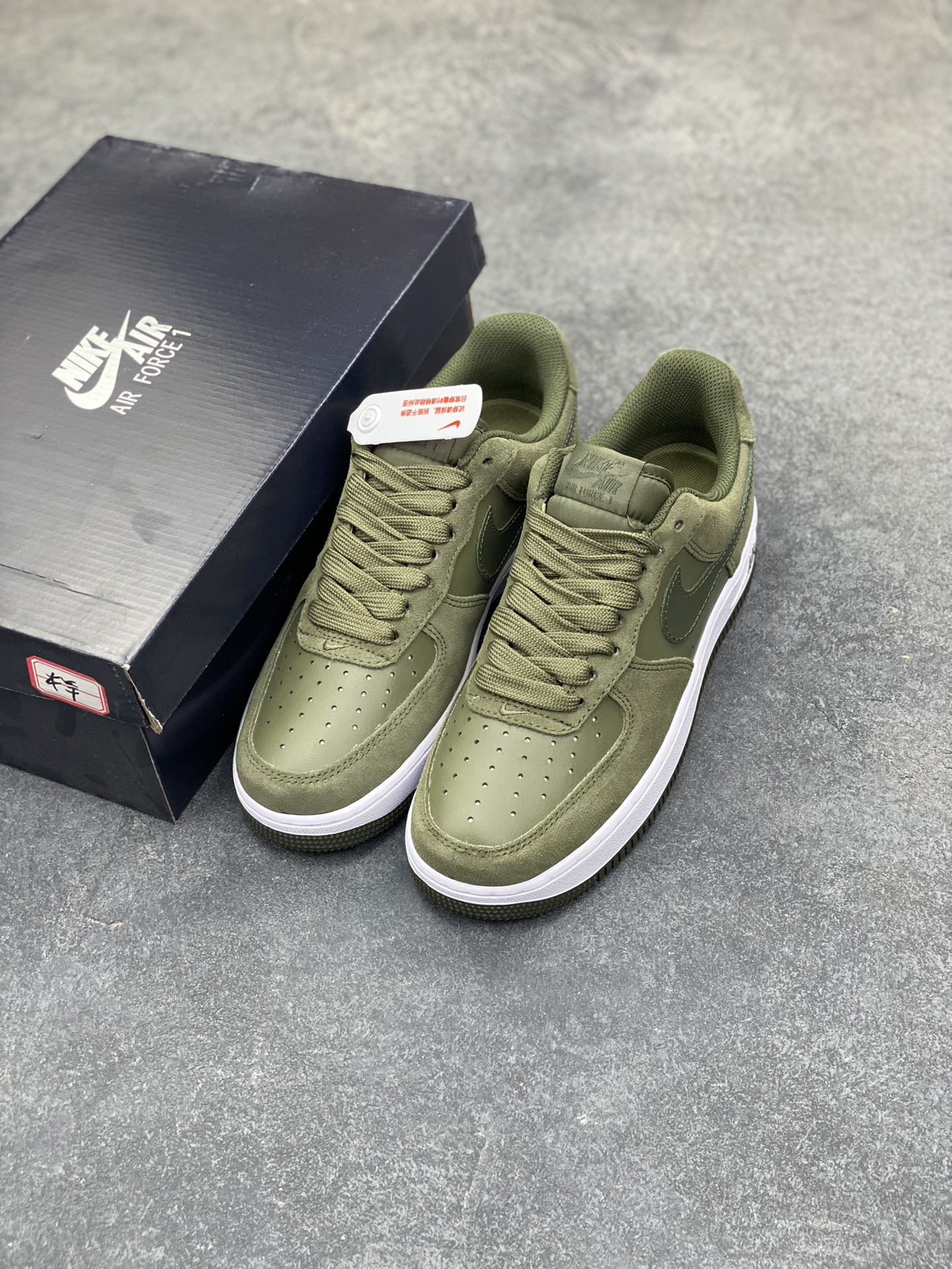 图片[8]-NIke Air Force 1 ‘07 Low 空军一号低帮 运动鞋 休闲鞋 折边针车 工艺难度大 原楦头原纸板 原装鞋盒 定制五金配件 内置全掌气垫 原厂鞋底 货号：IB6388-200 尺码：36 36.5 37.5 38 38.5 39 40 40.5 41 42 42.5 43 44 44.5 45-选品中心