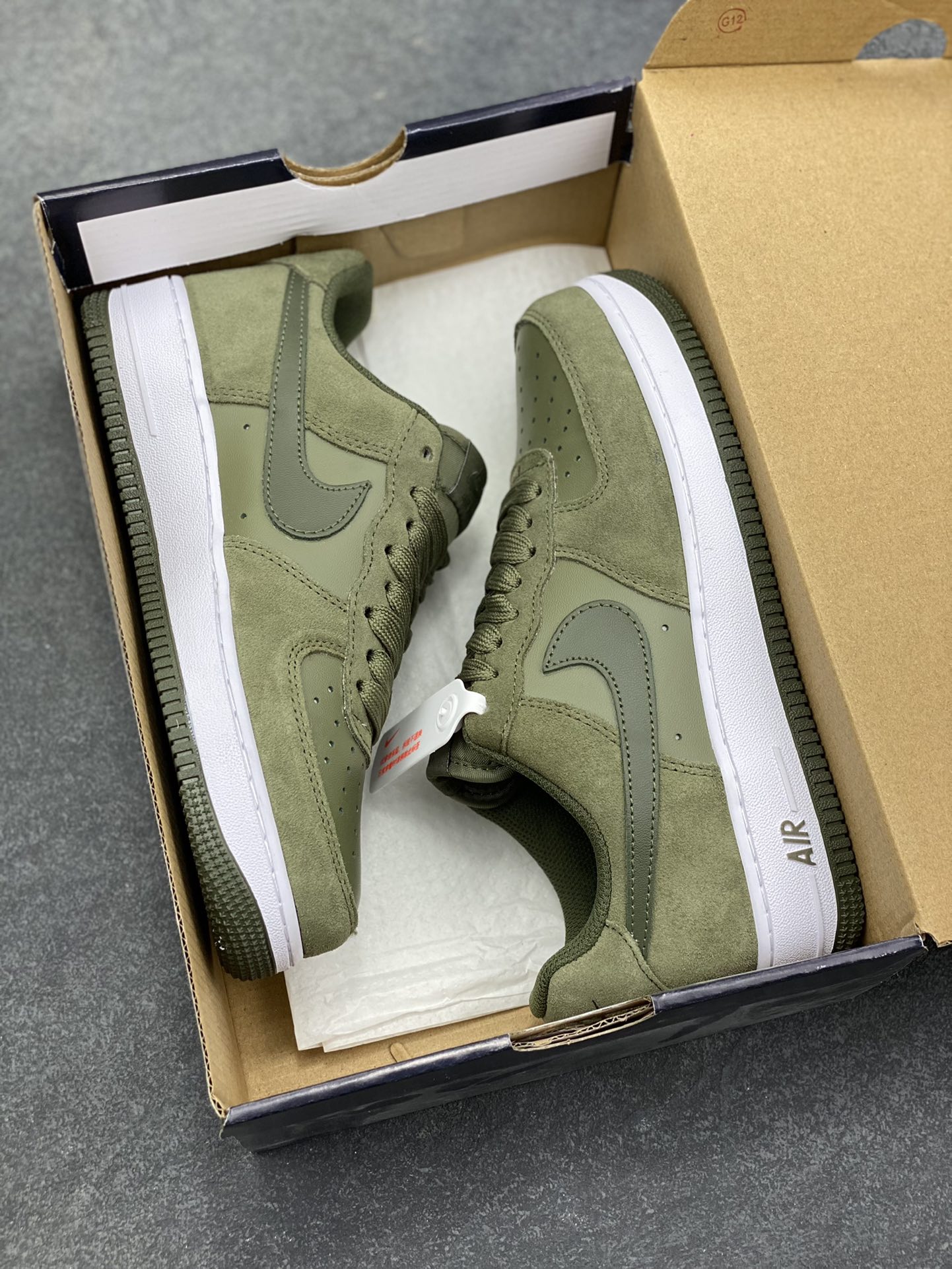 图片[9]-NIke Air Force 1 ‘07 Low 空军一号低帮 运动鞋 休闲鞋 折边针车 工艺难度大 原楦头原纸板 原装鞋盒 定制五金配件 内置全掌气垫 原厂鞋底 货号：IB6388-200 尺码：36 36.5 37.5 38 38.5 39 40 40.5 41 42 42.5 43 44 44.5 45-选品中心