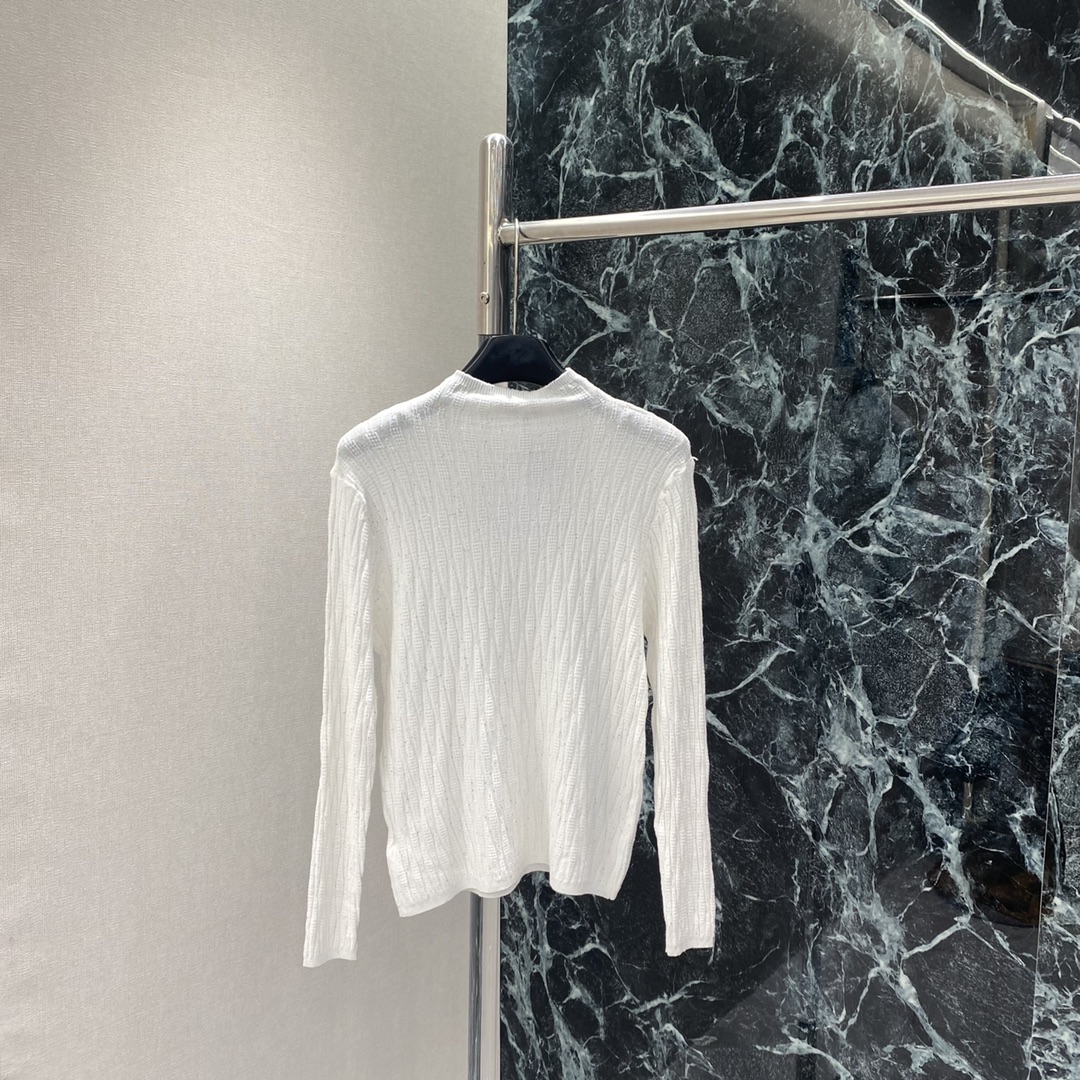 Ｄ家 15秋冬新款 亮片打底针织衫 胸前CD蜜蜂刺绣 辨识度满分 时尚感拉满 单穿或内搭都很OK 春秋季