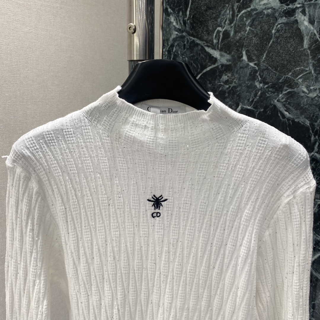 Ｄ家 15秋冬新款 亮片打底针织衫 胸前CD蜜蜂刺绣 辨识度满分 时尚感拉满 单穿或内搭都很OK 春秋季