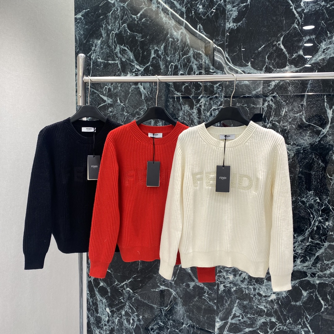 FD 25秋冬新款 刺绣字母针织毛衣 竖条纹设计➕胸前Logo刺绣 简约大气 辨识度满分 圆领百搭，单穿