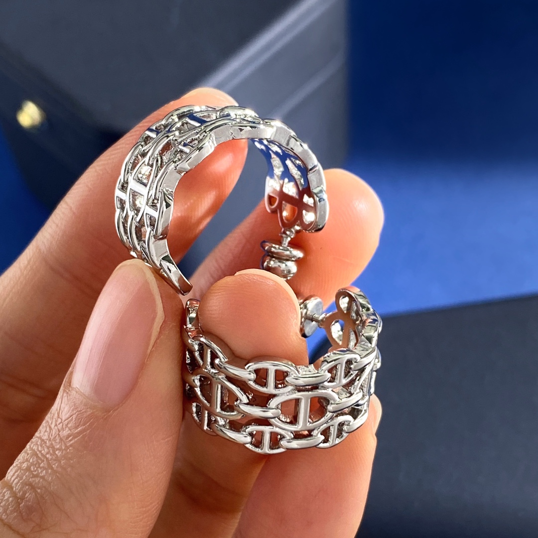 Hermès 爱马仕HERMES 欧美 高级感金属光面C形三排大小猪鼻子耳环耳钉