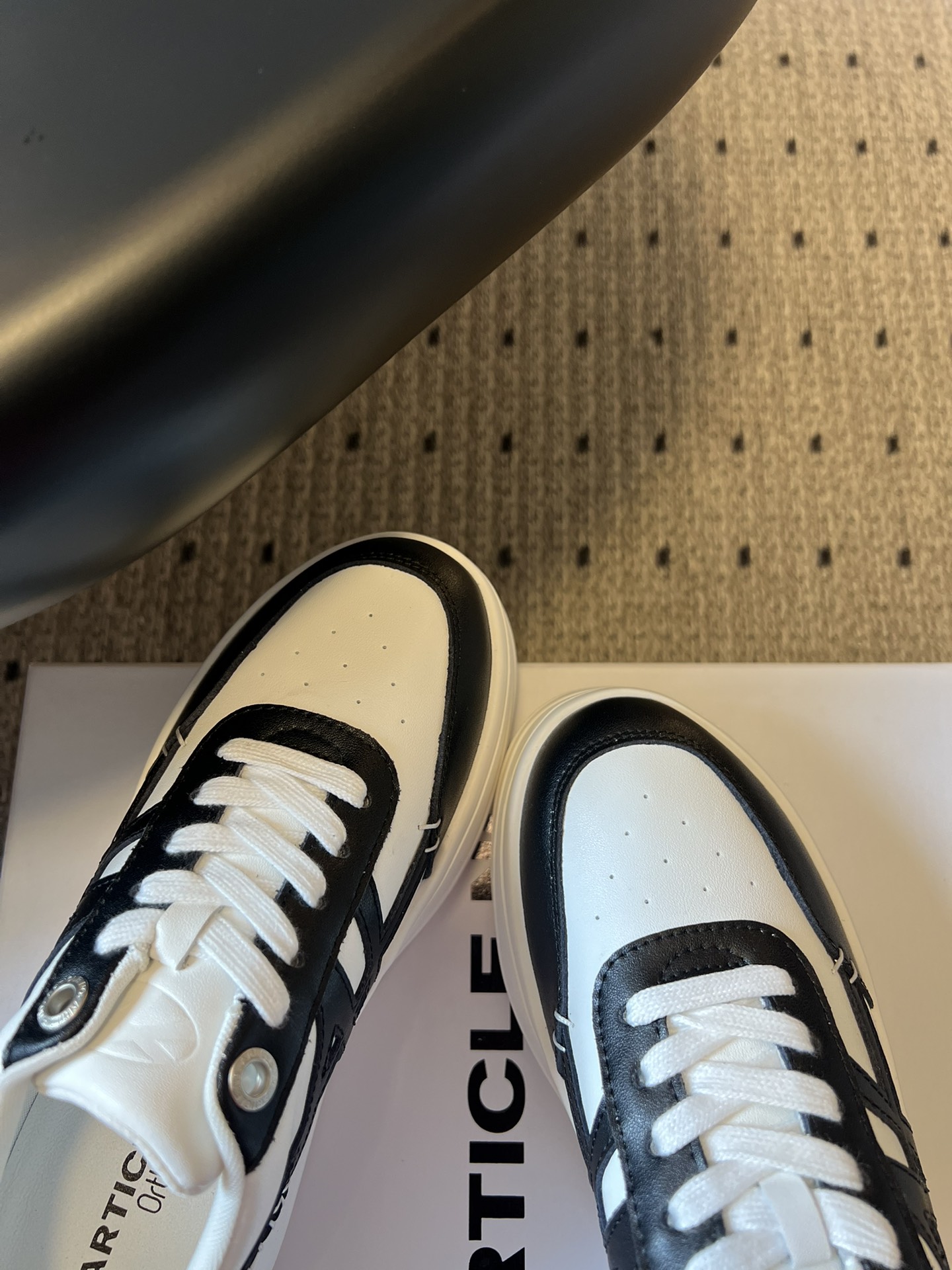 ARTICLE N*厚底板鞋小白鞋休闲鞋根植于西海岸滑板文化，将复古元素与现代街头风格融合，主打简约不张