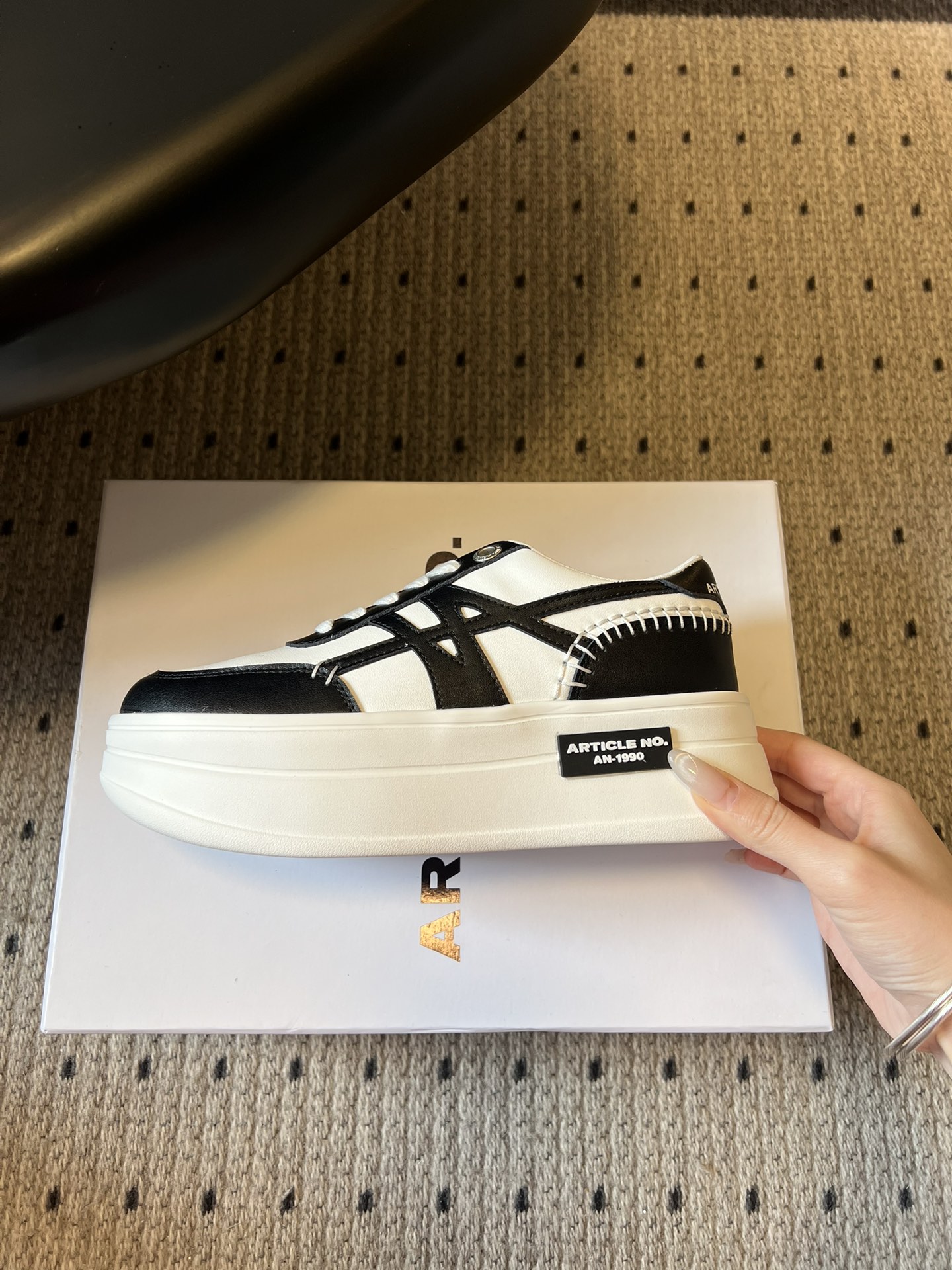 ARTICLE N*厚底板鞋小白鞋休闲鞋根植于西海岸滑板文化，将复古元素与现代街头风格融合，主打简约不张