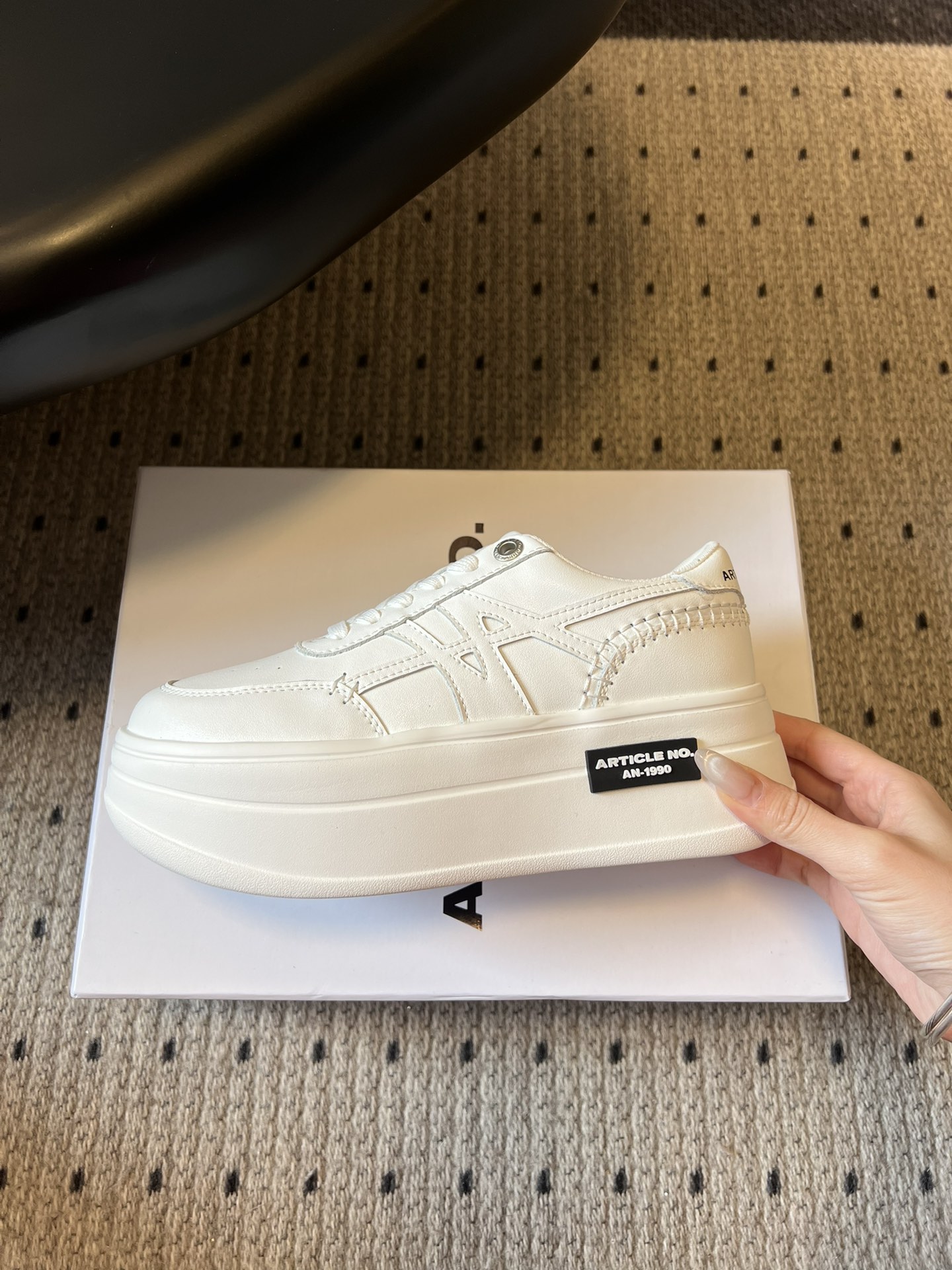 ARTICLE N*厚底板鞋小白鞋休闲鞋根植于西海岸滑板文化，将复古元素与现代街头风格融合，主打简约不张