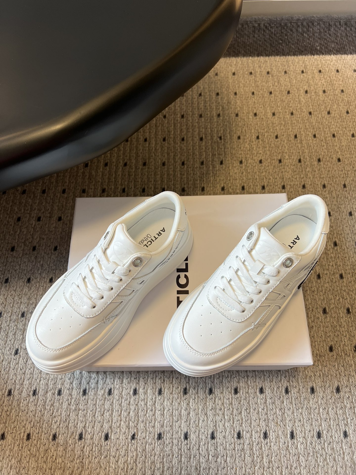 ARTICLE N*厚底板鞋小白鞋休闲鞋根植于西海岸滑板文化，将复古元素与现代街头风格融合，主打简约不张