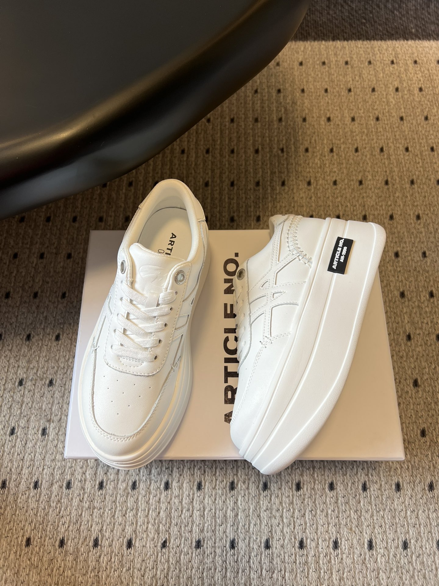 ARTICLE N*厚底板鞋小白鞋休闲鞋根植于西海岸滑板文化，将复古元素与现代街头风格融合，主打简约不张