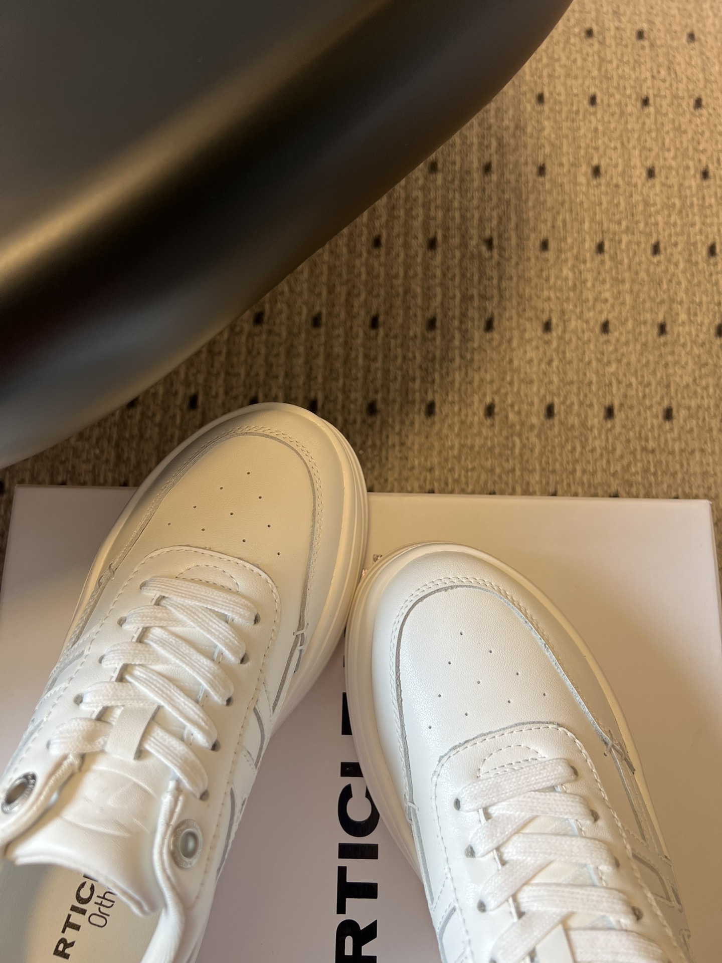 ARTICLE N*厚底板鞋小白鞋休闲鞋根植于西海岸滑板文化，将复古元素与现代街头风格融合，主打简约不张