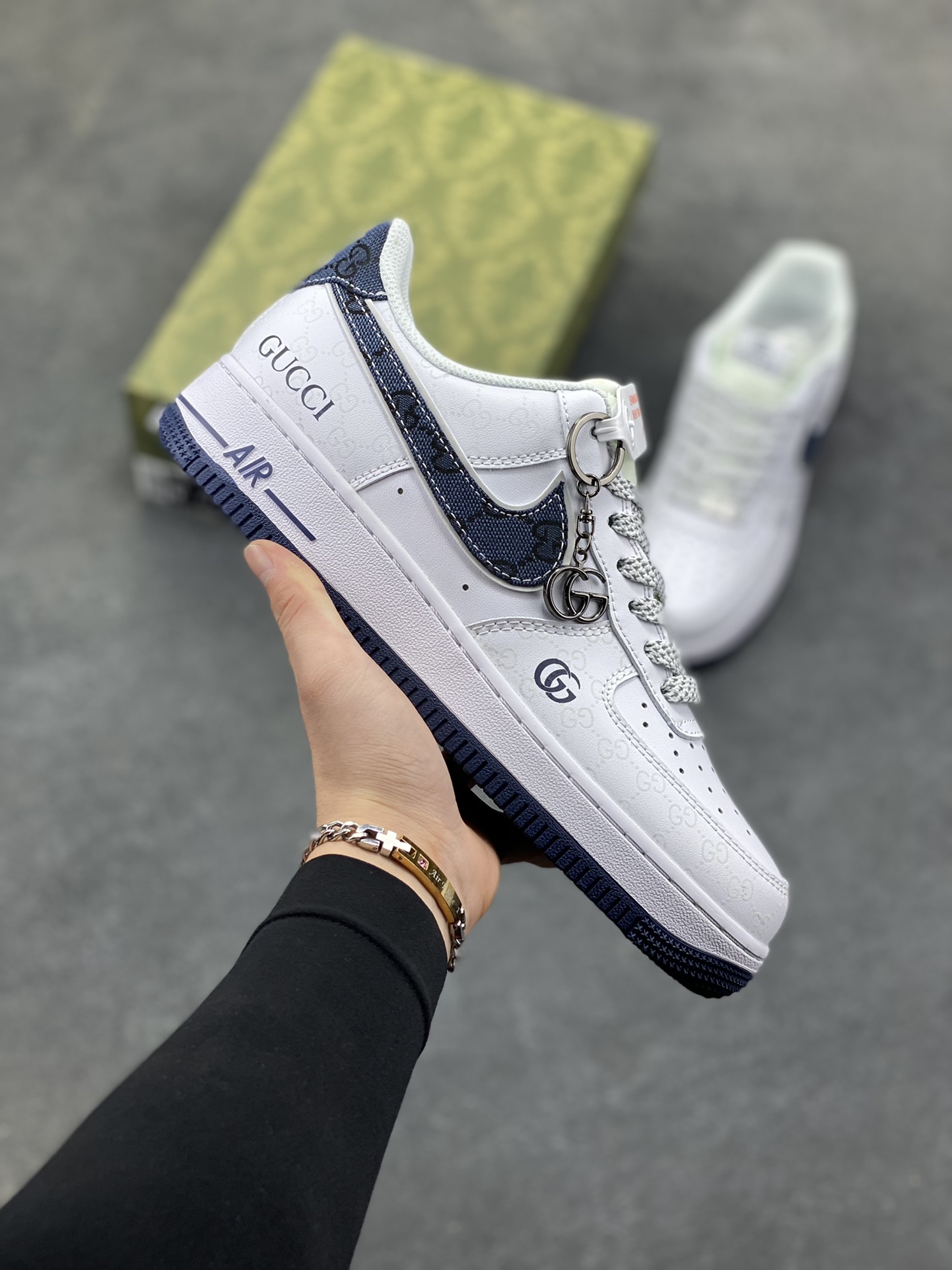 NIke Air Force 1 ‘07 Low “古驰联名-牛仔蓝印花”空军一号 低帮 运动鞋 休闲鞋 折边针车 工艺难度大 原楦头原纸板 原装鞋盒 定制五金配件 内置全掌气垫 原厂鞋底 货号：XX3168-196 尺码：36 36.5 37.5 38 38.5 39 40 40.5 41 42 42.5 43 44 44.5 45-选品中心