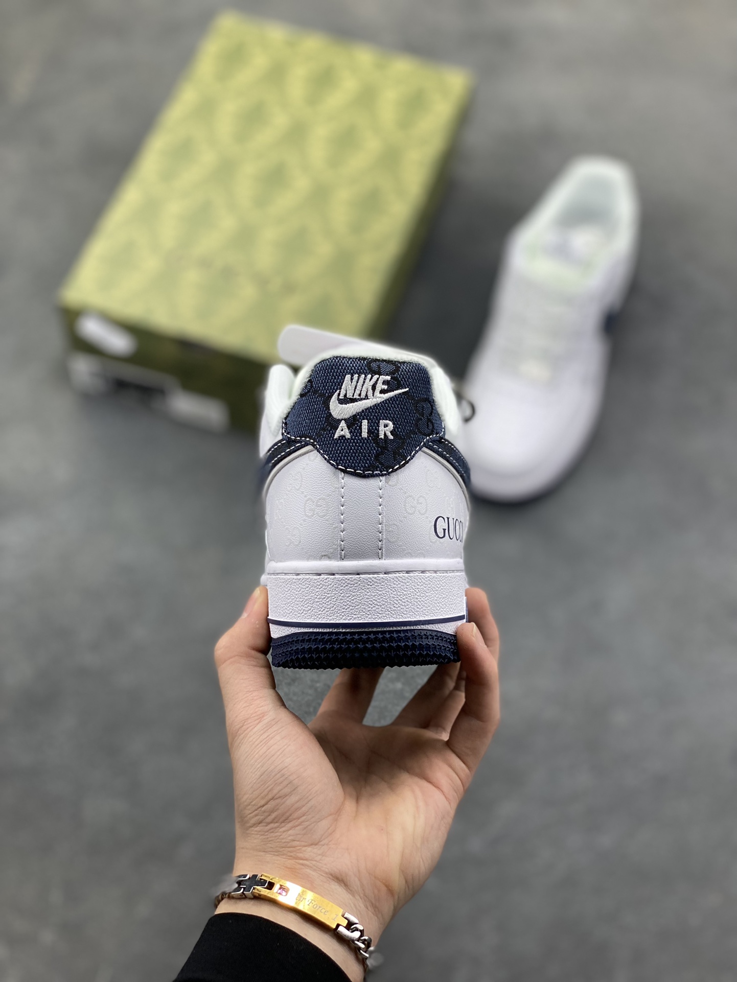 图片[4]-NIke Air Force 1 ‘07 Low “古驰联名-牛仔蓝印花”空军一号 低帮 运动鞋 休闲鞋 折边针车 工艺难度大 原楦头原纸板 原装鞋盒 定制五金配件 内置全掌气垫 原厂鞋底 货号：XX3168-196 尺码：36 36.5 37.5 38 38.5 39 40 40.5 41 42 42.5 43 44 44.5 45-选品中心