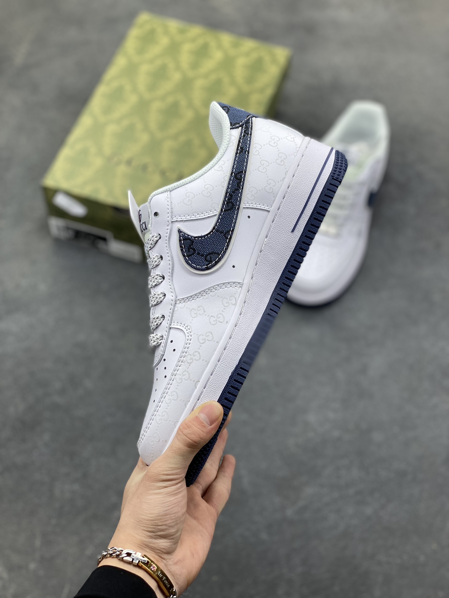 图片[3]-NIke Air Force 1 ‘07 Low “古驰联名-牛仔蓝印花”空军一号 低帮 运动鞋 休闲鞋 折边针车 工艺难度大 原楦头原纸板 原装鞋盒 定制五金配件 内置全掌气垫 原厂鞋底 货号：XX3168-196 尺码：36 36.5 37.5 38 38.5 39 40 40.5 41 42 42.5 43 44 44.5 45-选品中心