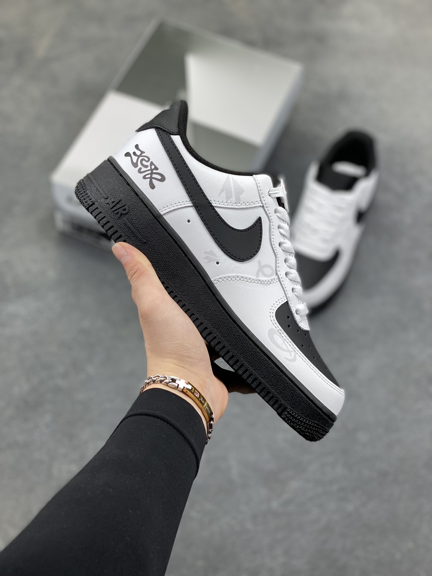 Nike Air Force 1 Low’07 城市烙印 空军一号低帮休闲板鞋 定制皮料 原厂3D打印 定制鞋盒 原楦原纸板 纯正空军版型 内置全掌气垫 货号：ZH0316-153 尺码：36 36.5 37.5 38 38.5 39 40 40.5 41 42 42.5 43 44 44.5 45-选品中心