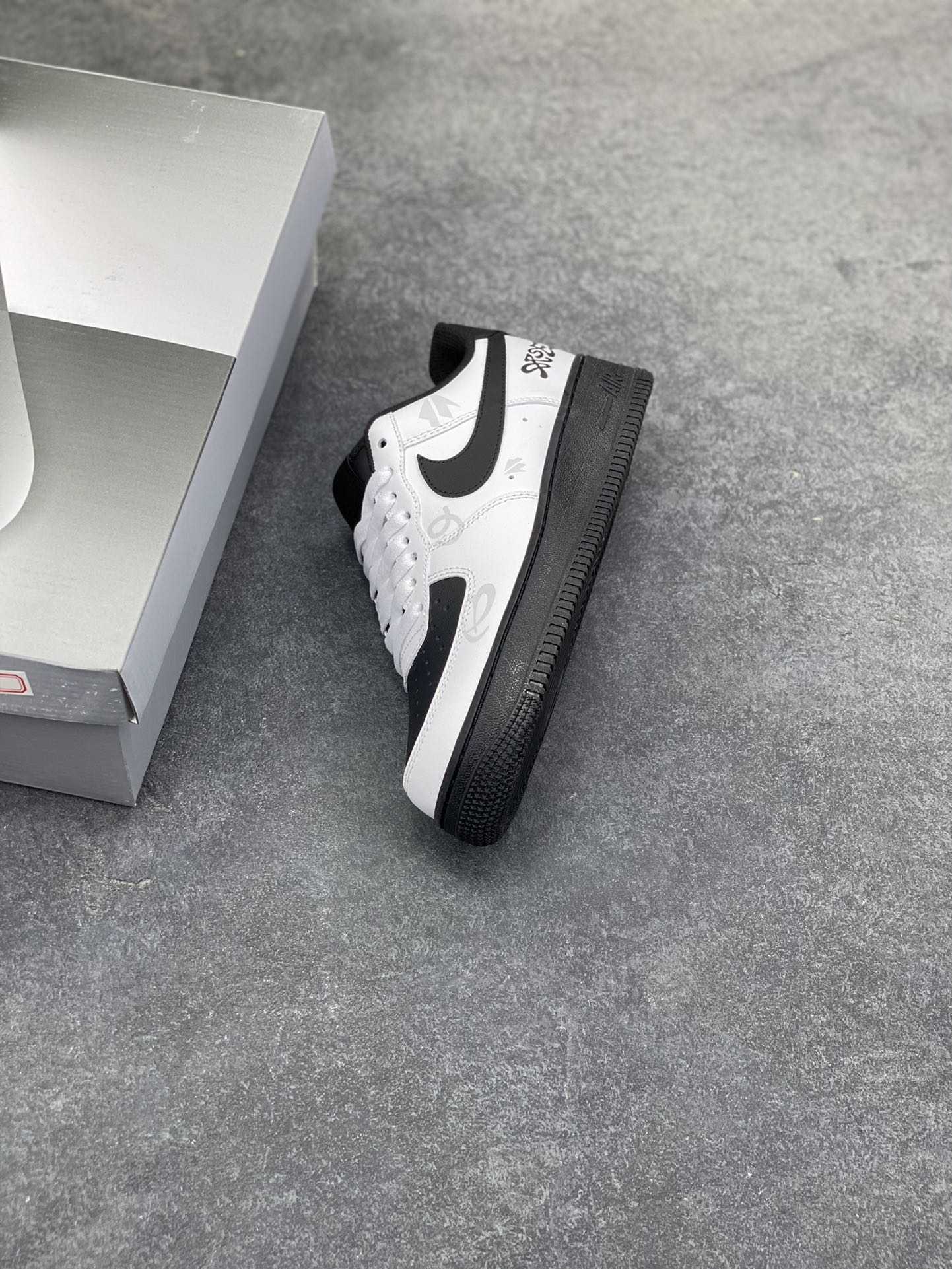 图片[7]-Nike Air Force 1 Low’07 城市烙印 空军一号低帮休闲板鞋 定制皮料 原厂3D打印 定制鞋盒 原楦原纸板 纯正空军版型 内置全掌气垫 货号：ZH0316-153 尺码：36 36.5 37.5 38 38.5 39 40 40.5 41 42 42.5 43 44 44.5 45-选品中心