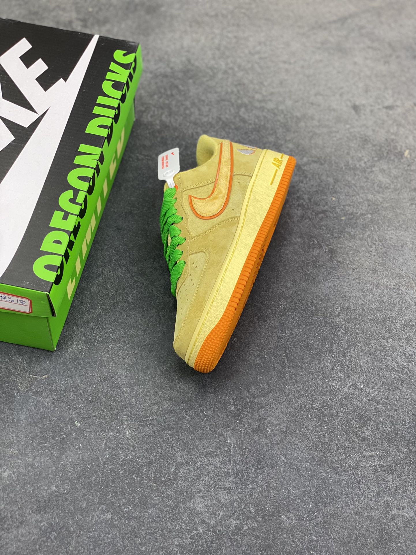 图片[7]-NIke Air Force 1 ‘07 Low 空军一号低帮 运动鞋 休闲鞋 折边针车 工艺难度大 原楦头原纸板 原装鞋盒 定制五金配件 内置全掌气垫 原厂鞋底 货号：IU7612-700 尺码：36 36.5 37.5 38 38.5 39 40 40.5 41 42 42.5 43 44 44.5 45-选品中心