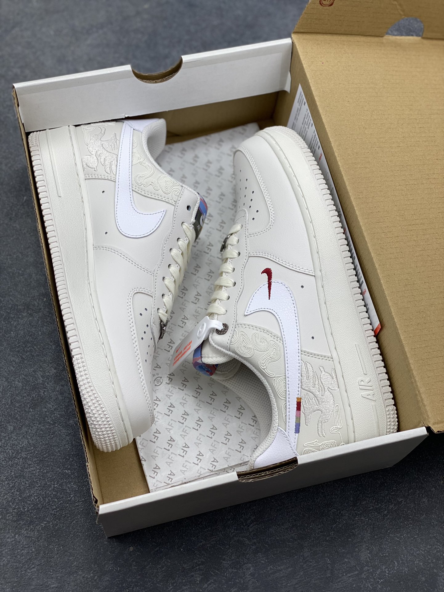 图片[9]-NIke Air Force 1 ‘07 Low 空军一号低帮 运动鞋 休闲鞋 折边针车 工艺难度大 原楦头原纸板 原装鞋盒 定制五金配件 内置全掌气垫 原厂鞋底 货号：IQ1119-011 尺码：36 36.5 37.5 38 38.5 39 40 40.5 41 42 42.5 43 44 44.5 45-选品中心