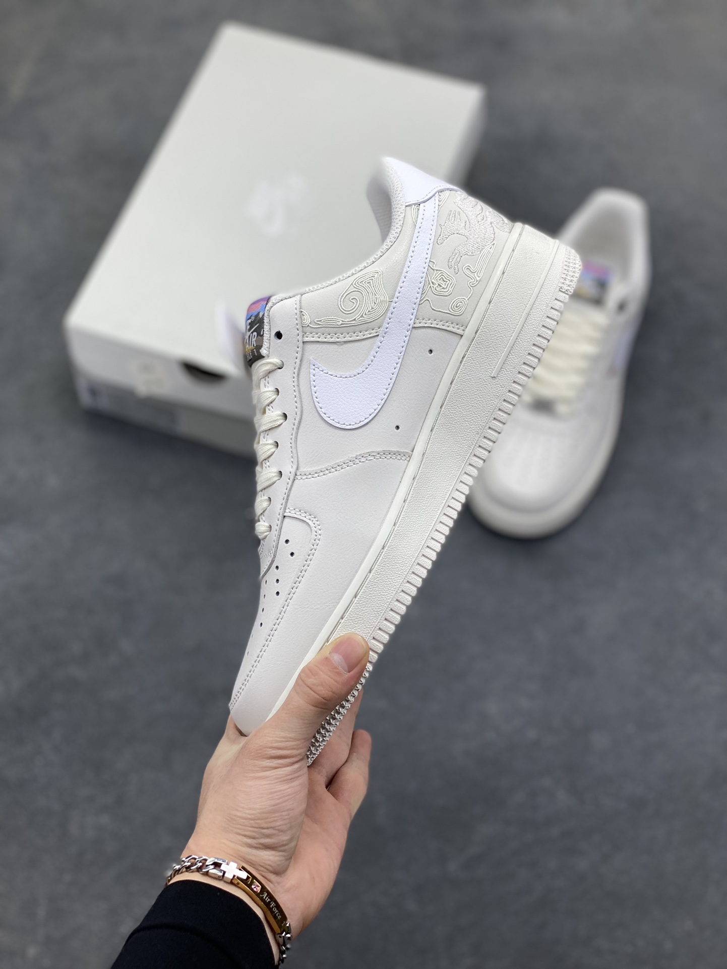 图片[3]-NIke Air Force 1 ‘07 Low 空军一号低帮 运动鞋 休闲鞋 折边针车 工艺难度大 原楦头原纸板 原装鞋盒 定制五金配件 内置全掌气垫 原厂鞋底 货号：IQ1119-011 尺码：36 36.5 37.5 38 38.5 39 40 40.5 41 42 42.5 43 44 44.5 45-选品中心