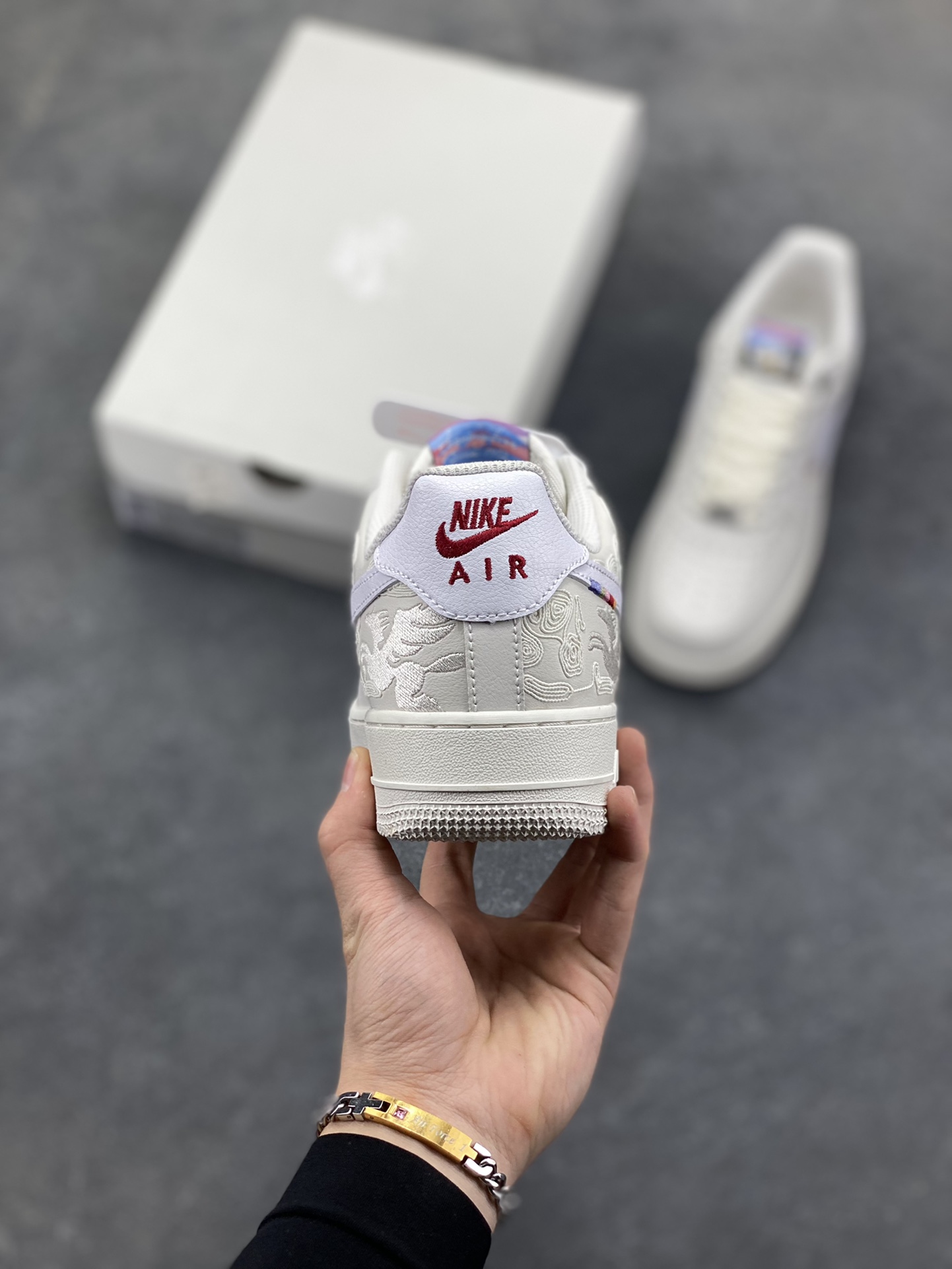 图片[4]-NIke Air Force 1 ‘07 Low 空军一号低帮 运动鞋 休闲鞋 折边针车 工艺难度大 原楦头原纸板 原装鞋盒 定制五金配件 内置全掌气垫 原厂鞋底 货号：IQ1119-011 尺码：36 36.5 37.5 38 38.5 39 40 40.5 41 42 42.5 43 44 44.5 45-选品中心