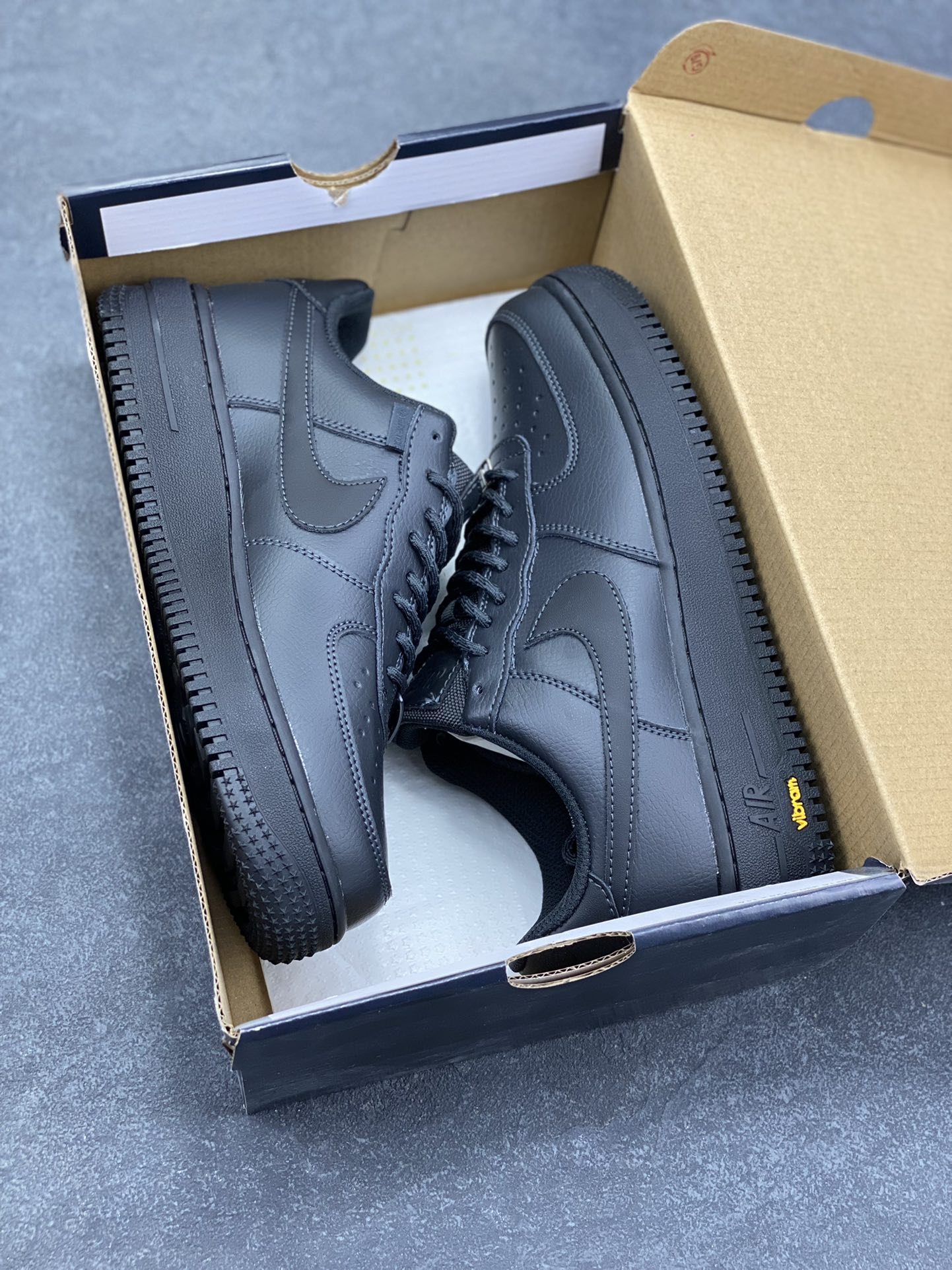 图片[9]-NIke Air Force 1 ‘07 Low 空军一号低帮 运动鞋 休闲鞋 折边针车 工艺难度大 原楦头原纸板 原装鞋盒 定制五金配件 内置全掌气垫 原厂鞋底 货号：HV5953-001 尺码：36 36.5 37.5 38 38.5 39 40 40.5 41 42 42.5 43 44 44.5 45-选品中心