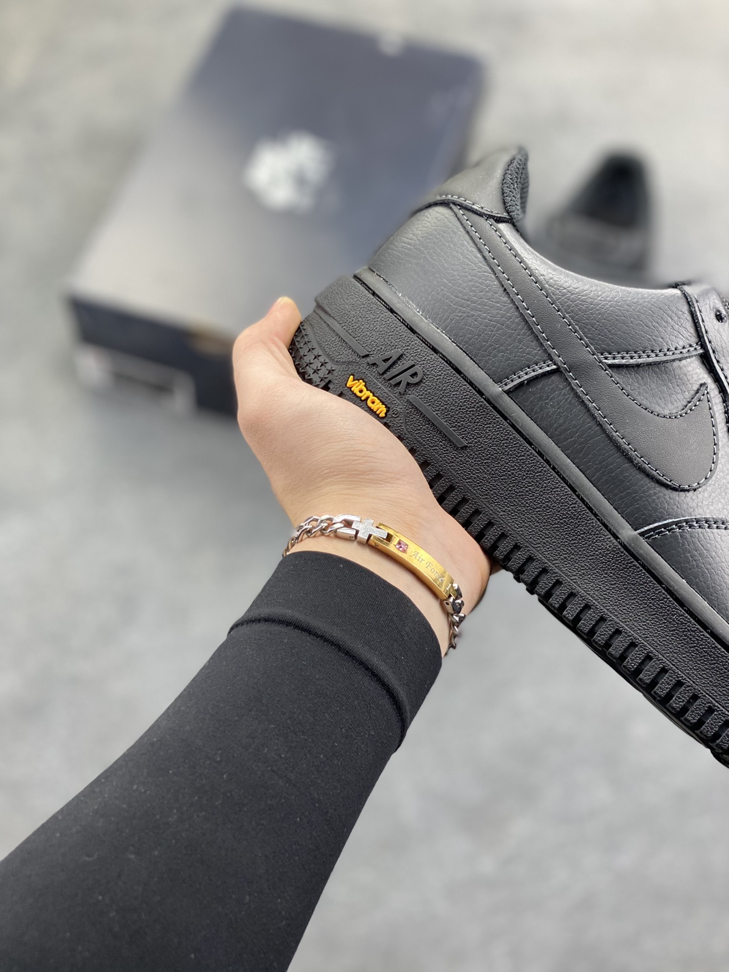 图片[6]-NIke Air Force 1 ‘07 Low 空军一号低帮 运动鞋 休闲鞋 折边针车 工艺难度大 原楦头原纸板 原装鞋盒 定制五金配件 内置全掌气垫 原厂鞋底 货号：HV5953-001 尺码：36 36.5 37.5 38 38.5 39 40 40.5 41 42 42.5 43 44 44.5 45-选品中心