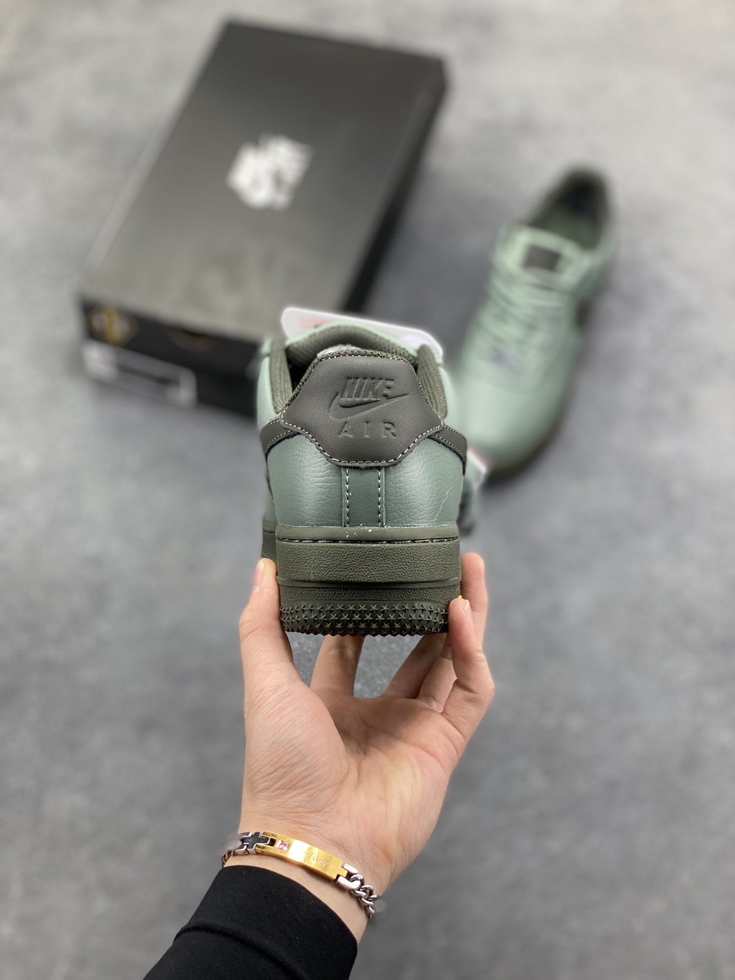图片[4]-NIke Air Force 1 ‘07 Low 空军一号低帮 运动鞋 休闲鞋 折边针车 工艺难度大 原楦头原纸板 原装鞋盒 定制五金配件 内置全掌气垫 原厂鞋底 货号：HV5953-300 尺码：36 36.5 37.5 38 38.5 39 40 40.5 41 42 42.5 43 44 44.5 45-选品中心