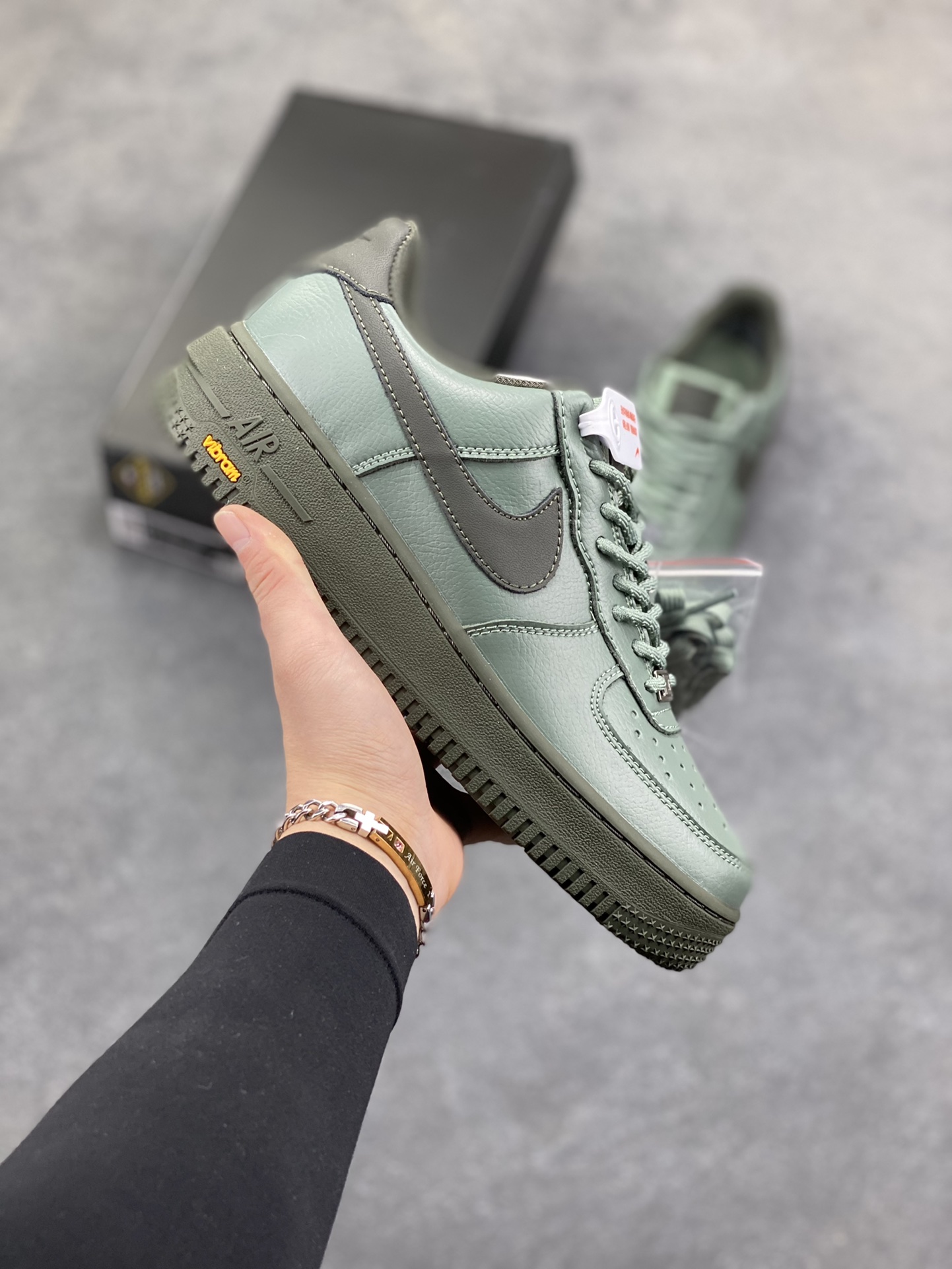 NIke Air Force 1 ‘07 Low 空军一号低帮 运动鞋 休闲鞋 折边针车 工艺难度大 原楦头原纸板 原装鞋盒 定制五金配件 内置全掌气垫 原厂鞋底 货号：HV5953-300 尺码：36 36.5 37.5 38 38.5 39 40 40.5 41 42 42.5 43 44 44.5 45-选品中心