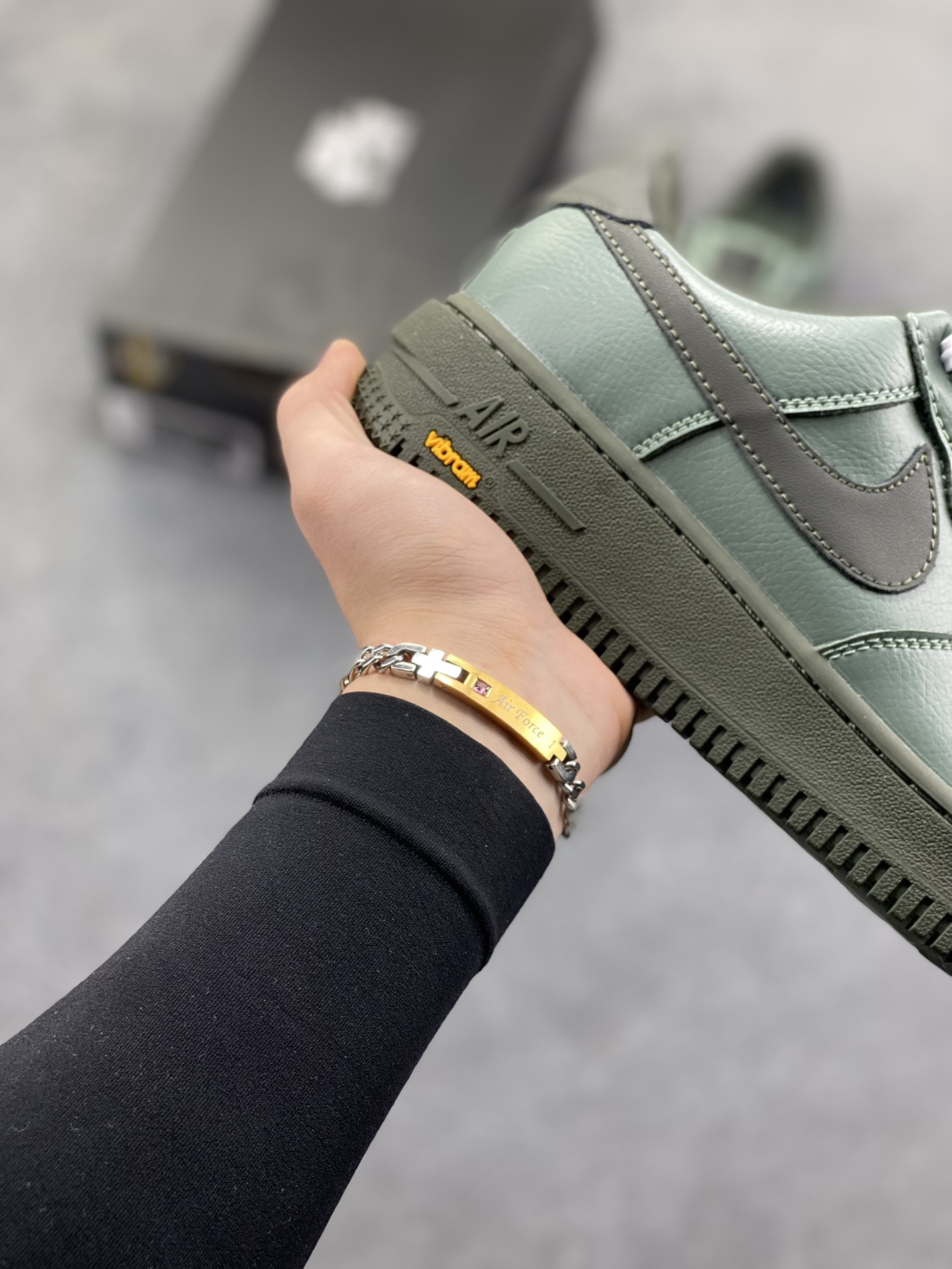 图片[6]-NIke Air Force 1 ‘07 Low 空军一号低帮 运动鞋 休闲鞋 折边针车 工艺难度大 原楦头原纸板 原装鞋盒 定制五金配件 内置全掌气垫 原厂鞋底 货号：HV5953-300 尺码：36 36.5 37.5 38 38.5 39 40 40.5 41 42 42.5 43 44 44.5 45-选品中心