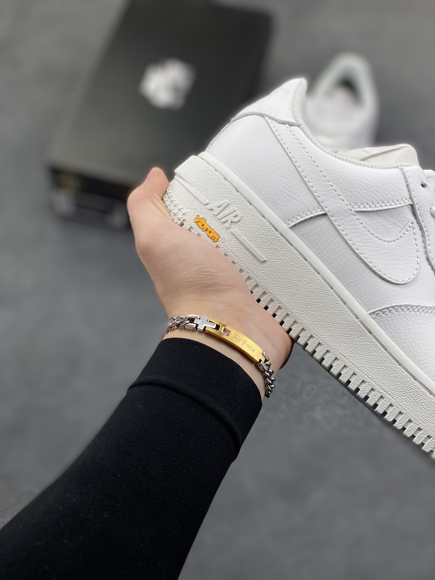 图片[6]-NIke Air Force 1 ‘07 Low 空军一号低帮 运动鞋 休闲鞋 折边针车 工艺难度大 原楦头原纸板 原装鞋盒 定制五金配件 内置全掌气垫 原厂鞋底 货号：HV5953-100 尺码：36 36.5 37.5 38 38.5 39 40 40.5 41 42 42.5 43 44 44.5 45-选品中心
