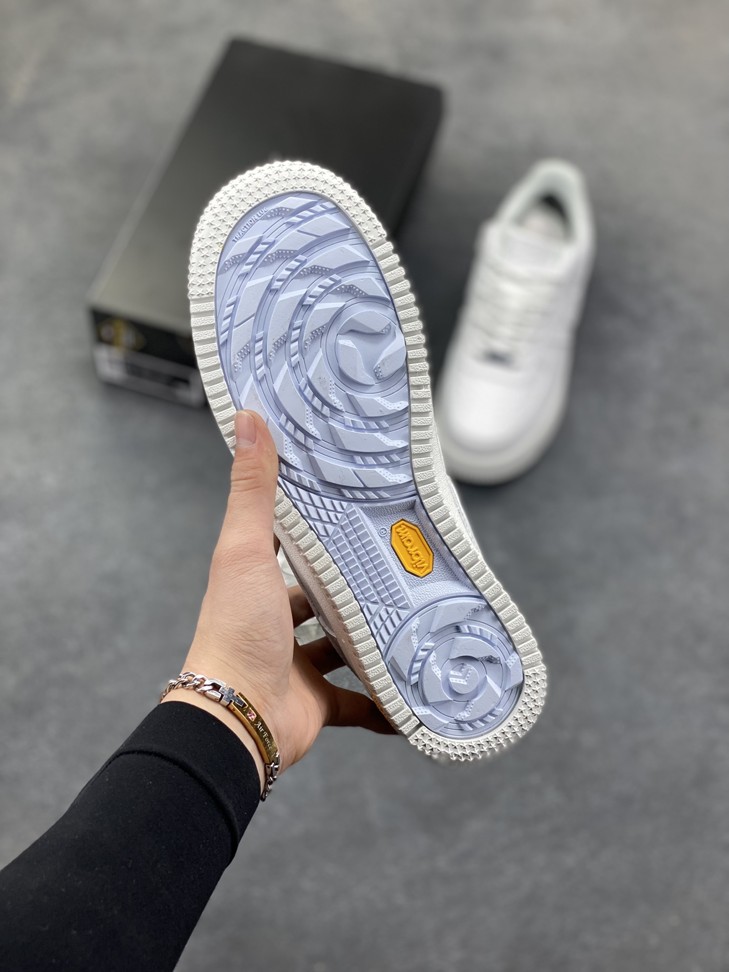 图片[5]-NIke Air Force 1 ‘07 Low 空军一号低帮 运动鞋 休闲鞋 折边针车 工艺难度大 原楦头原纸板 原装鞋盒 定制五金配件 内置全掌气垫 原厂鞋底 货号：HV5953-100 尺码：36 36.5 37.5 38 38.5 39 40 40.5 41 42 42.5 43 44 44.5 45-选品中心